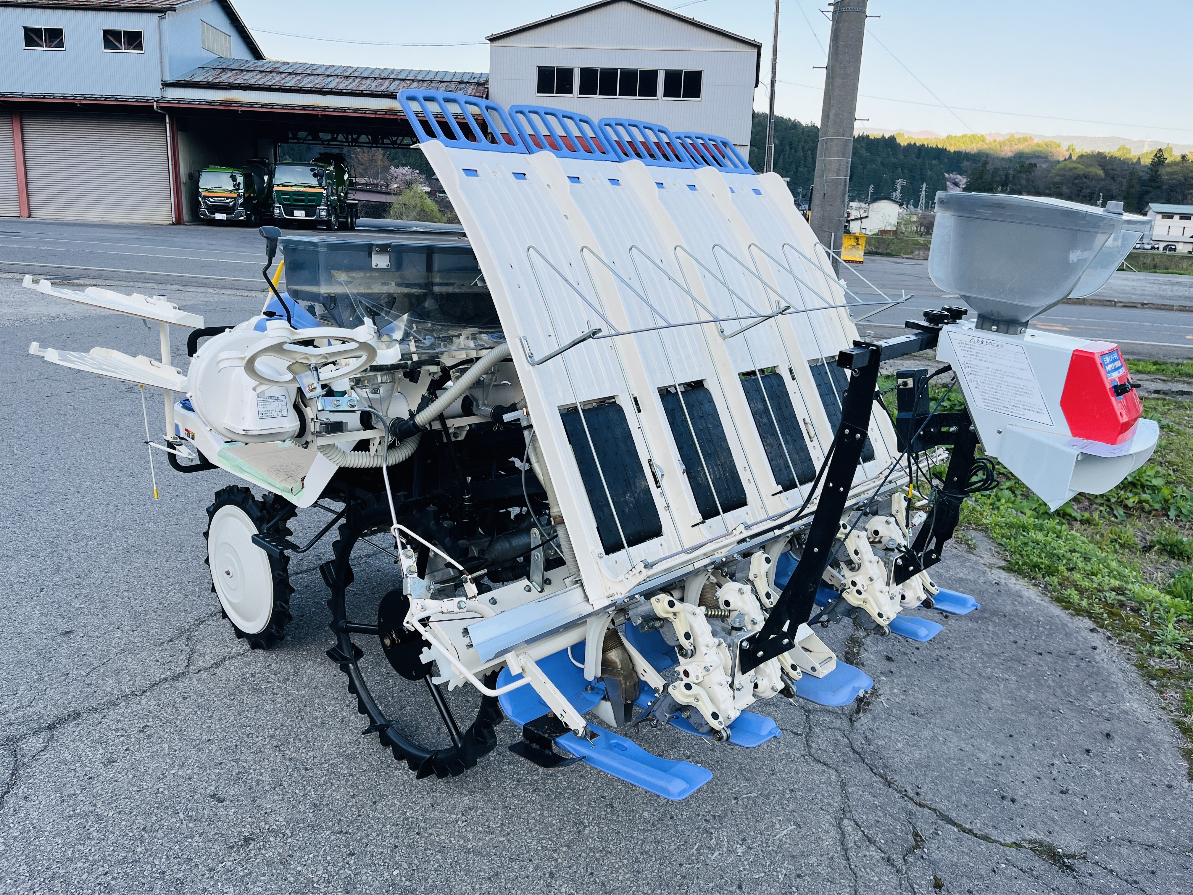 三菱マヒンドラ農機 中古田植機 LV4の商品画像4