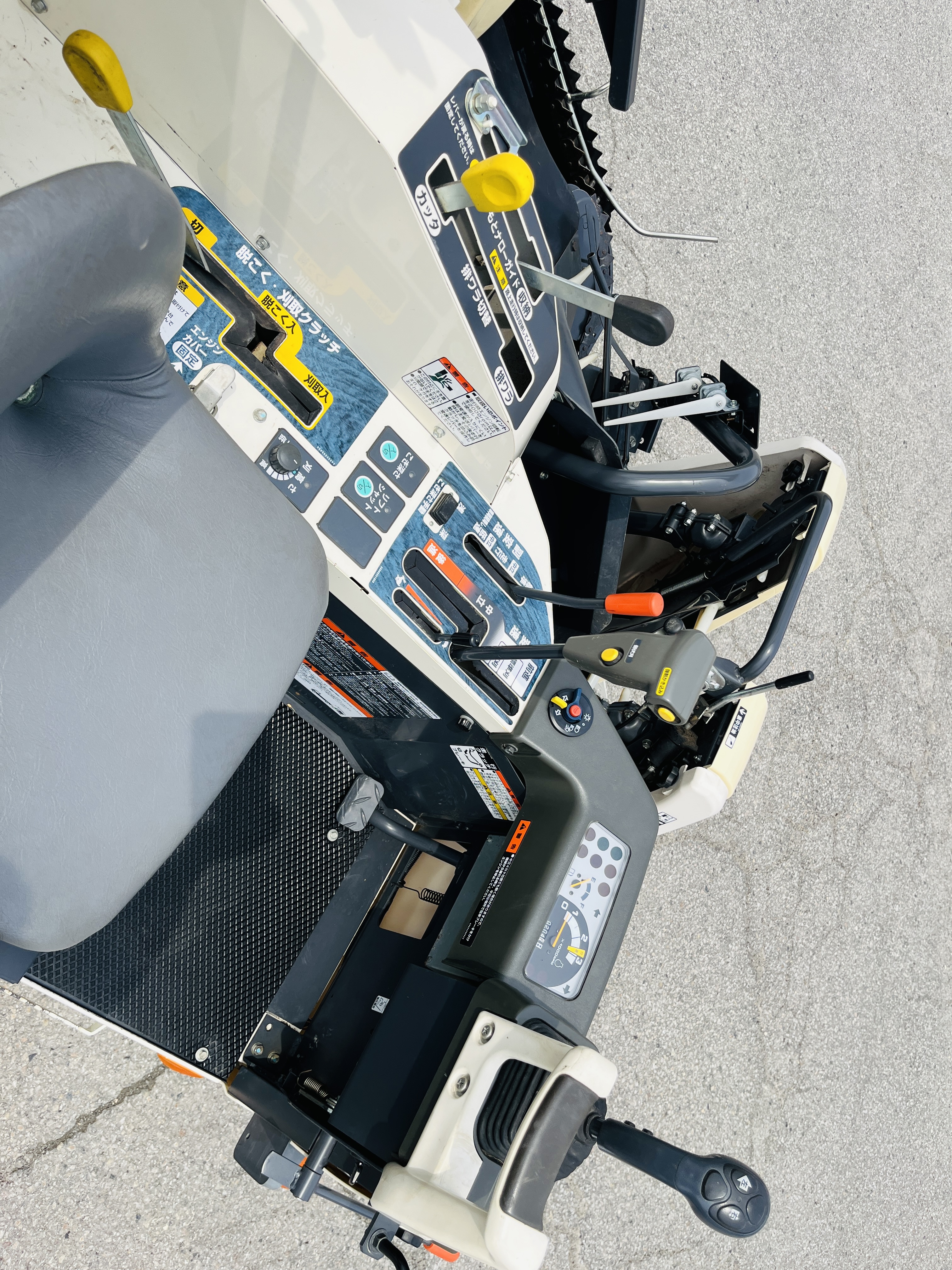 三菱マヒンドラ農機 中古コンバイン VM219Gの商品画像8