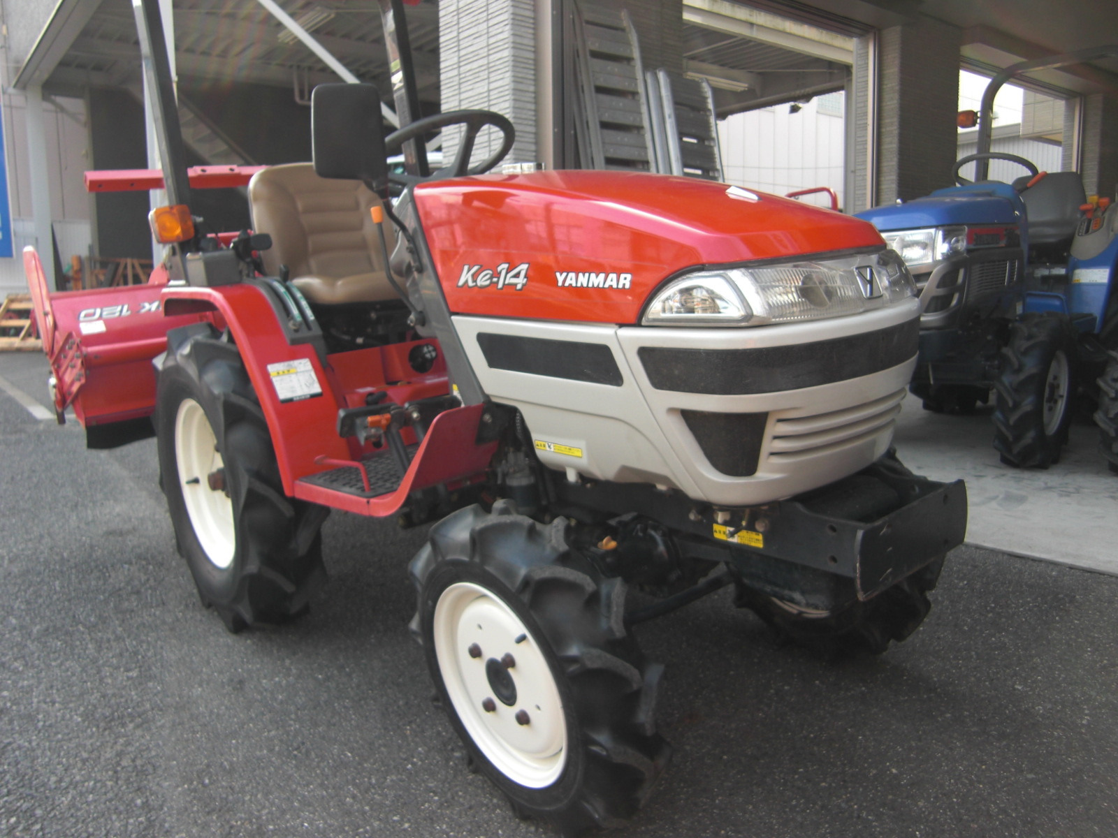 ヤンマー 中古トラクター Ke-14VUS2 　サンバイザー付でお買い得！の商品画像1