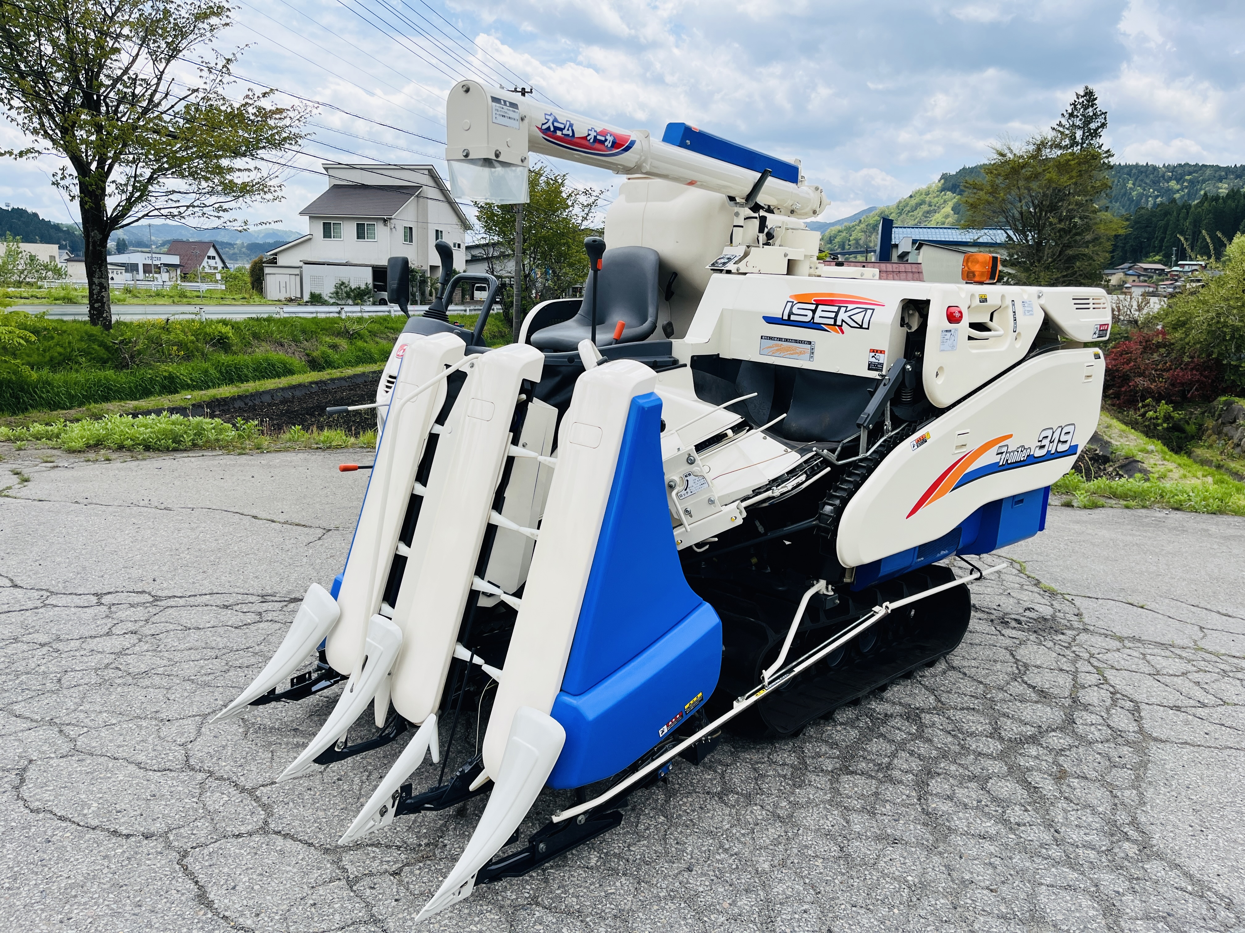 イセキ 中古コンバイン HN319G-ZKHWCの商品画像1