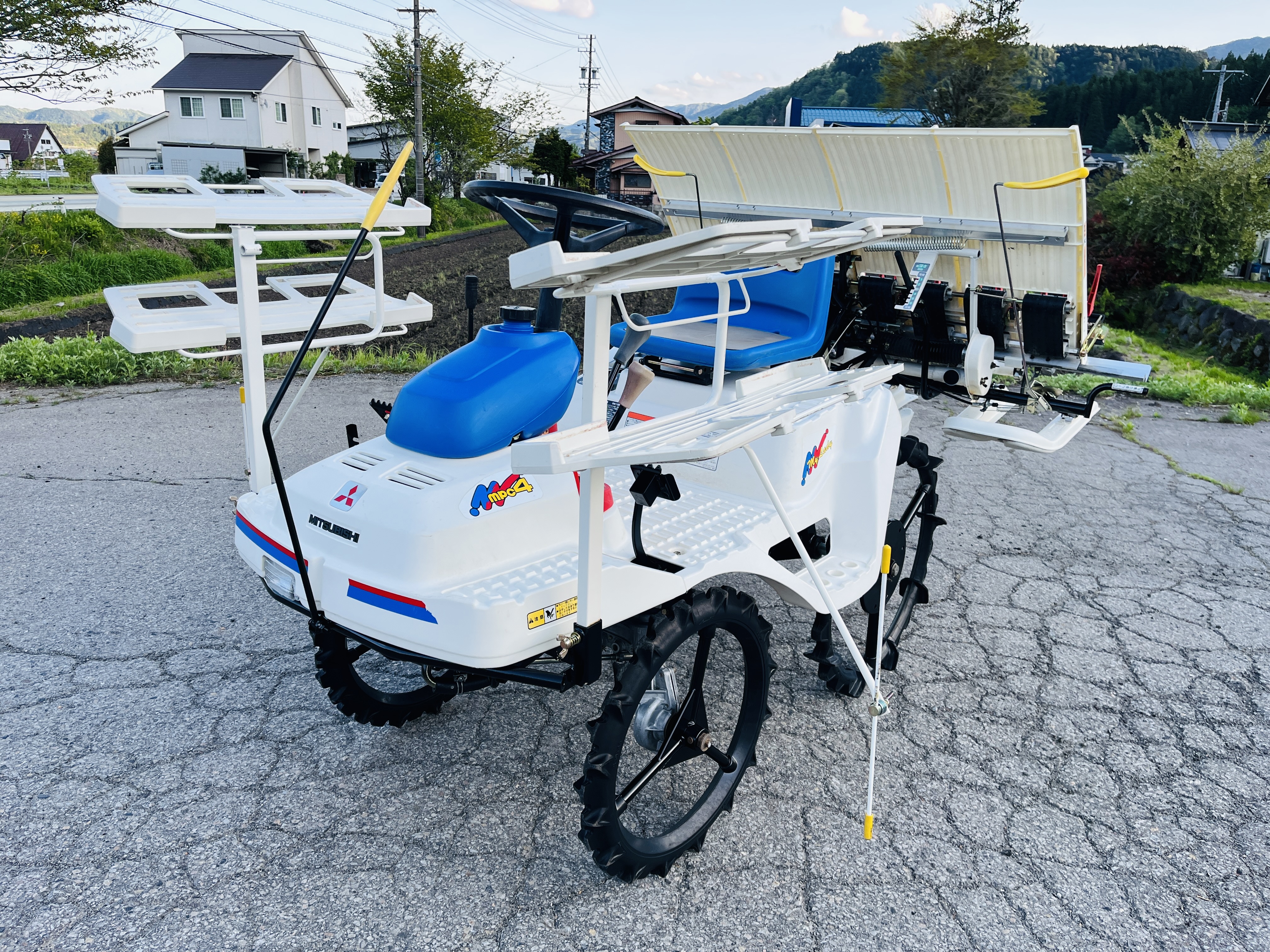 三菱マヒンドラ農機 中古田植機 MPC4の商品画像1