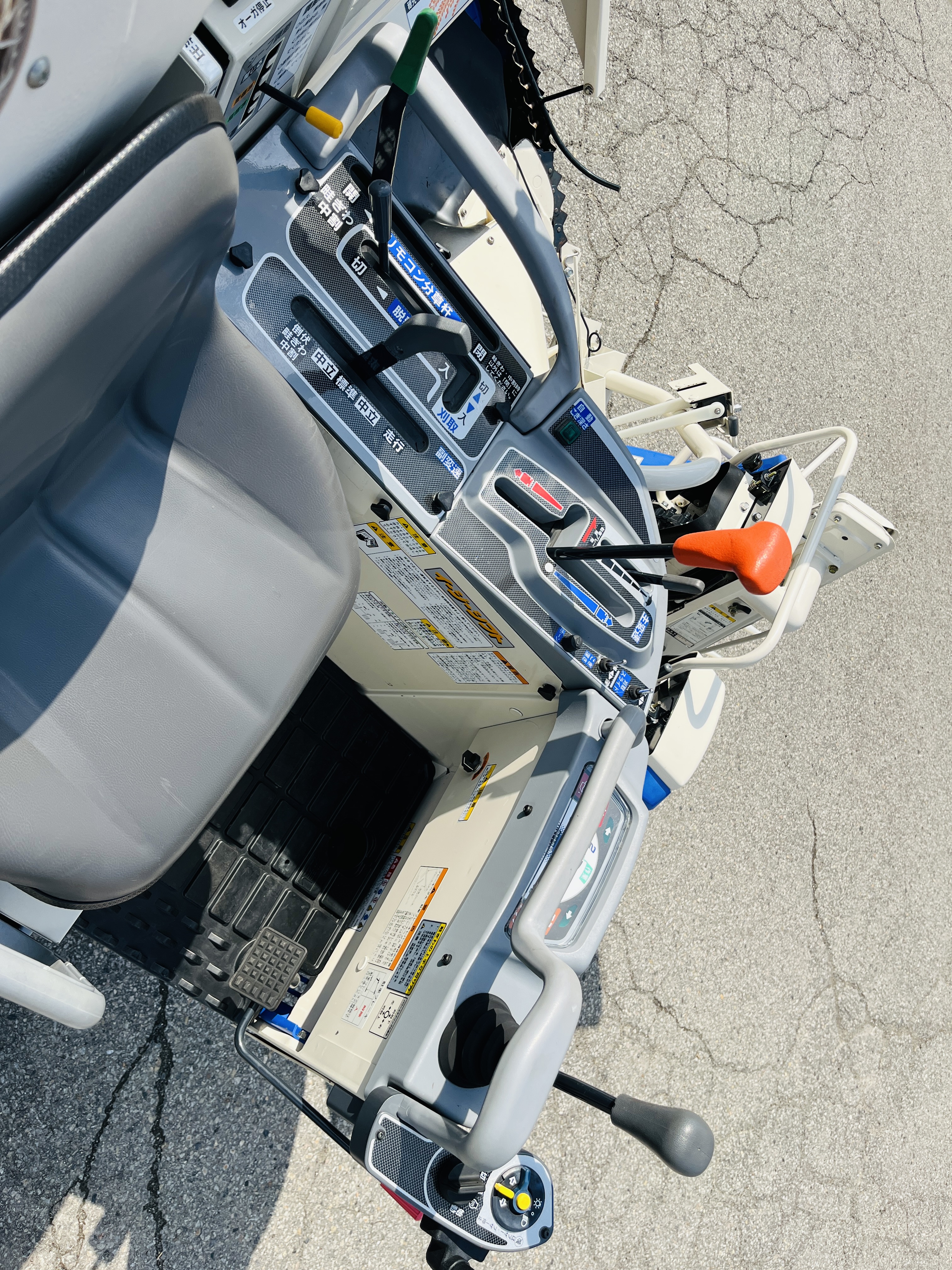 イセキ 中古コンバイン HVF218G-ZKHWCの商品画像8