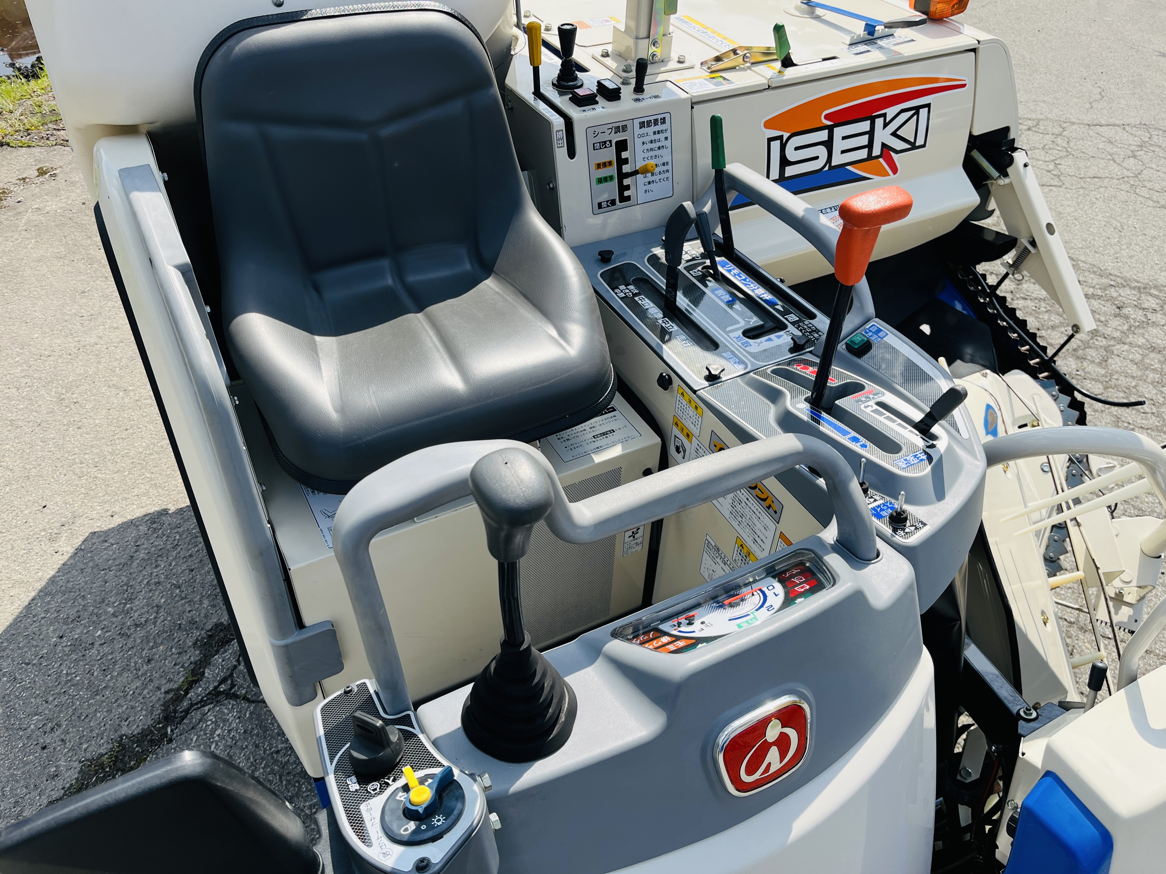 イセキ 中古コンバイン HVF218G-ZKHWCの商品画像9