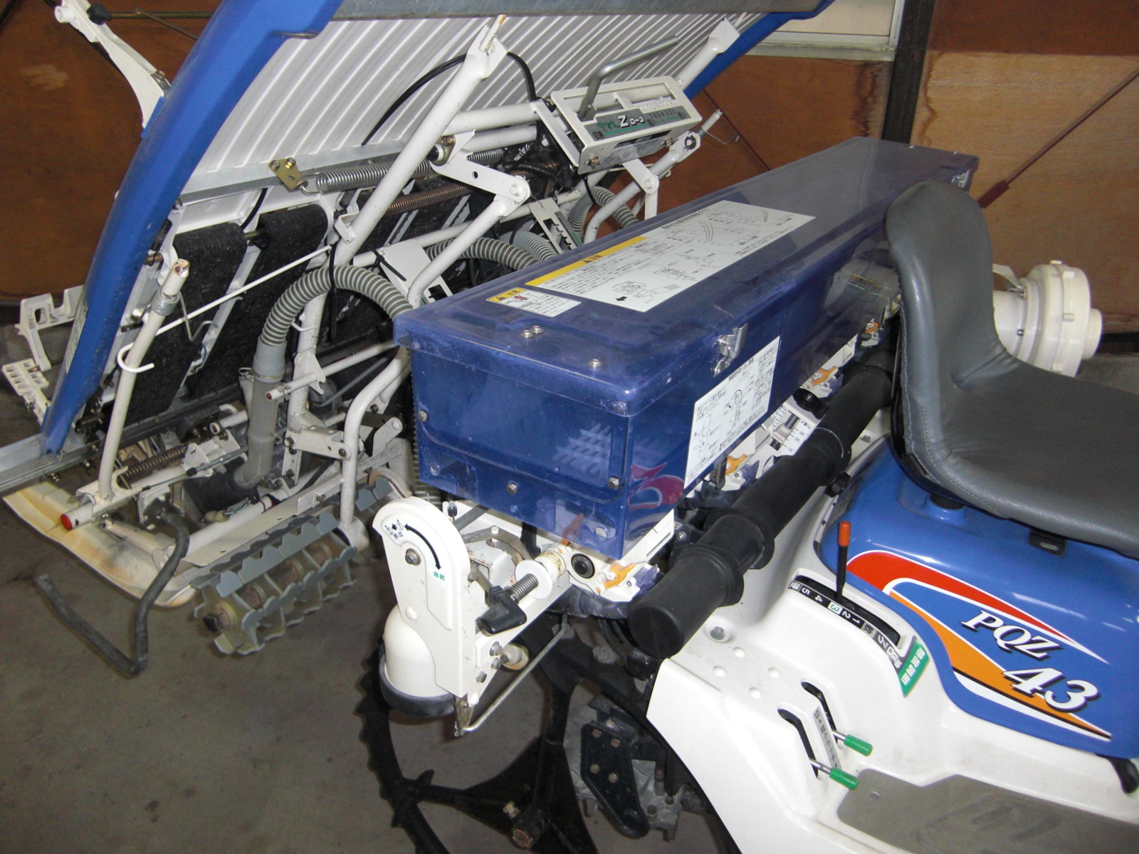 イセキ 中古田植機 PQZ43-DULF　 施肥機付でお買い得の商品画像4