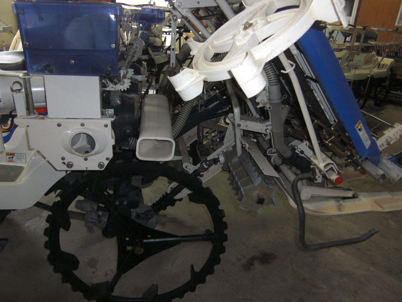 イセキ 中古田植機 PQZ43-DULF　 施肥機付でお買い得の商品画像6