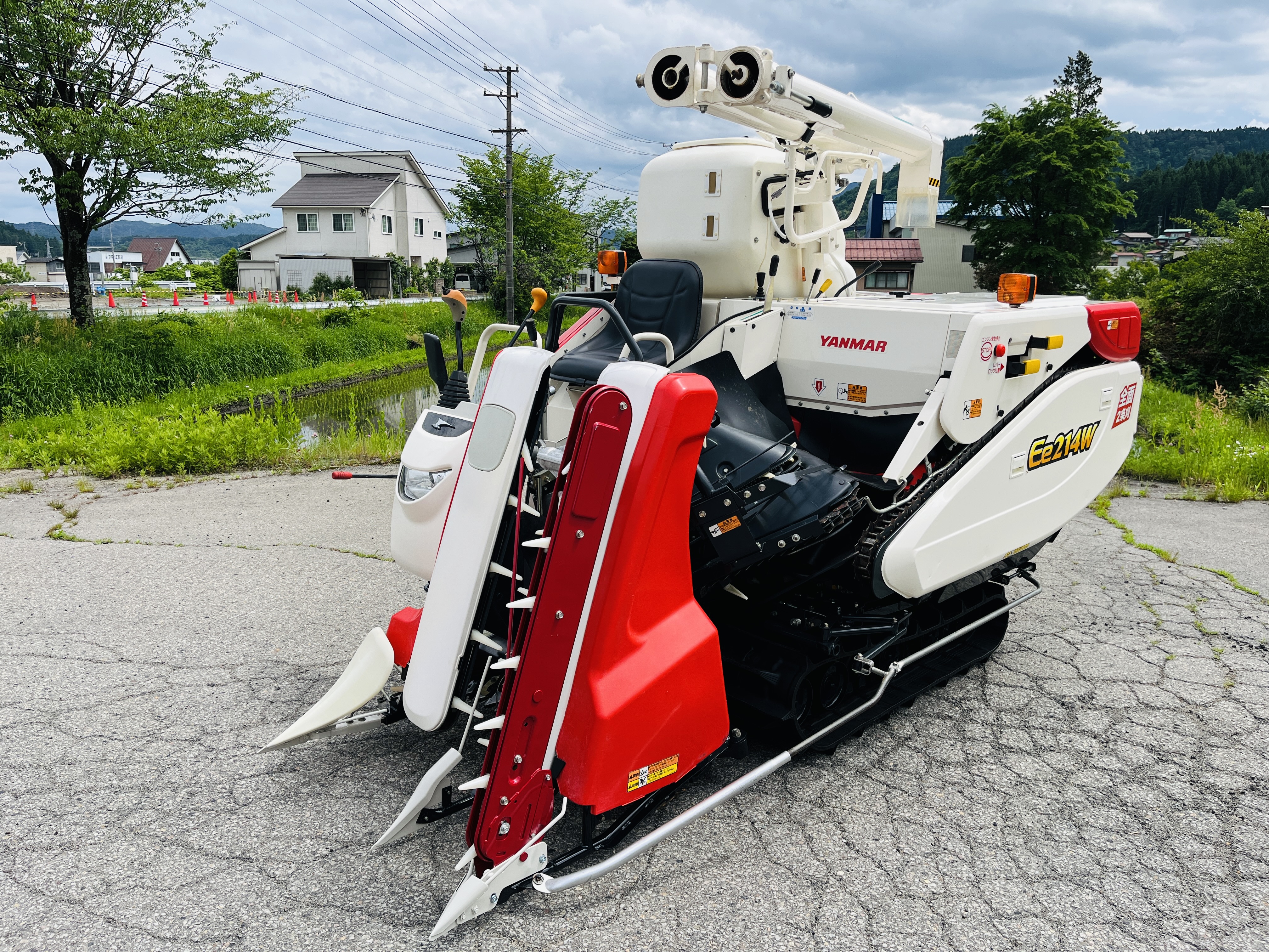 ヤンマー 中古コンバイン Ee214WGの商品画像1