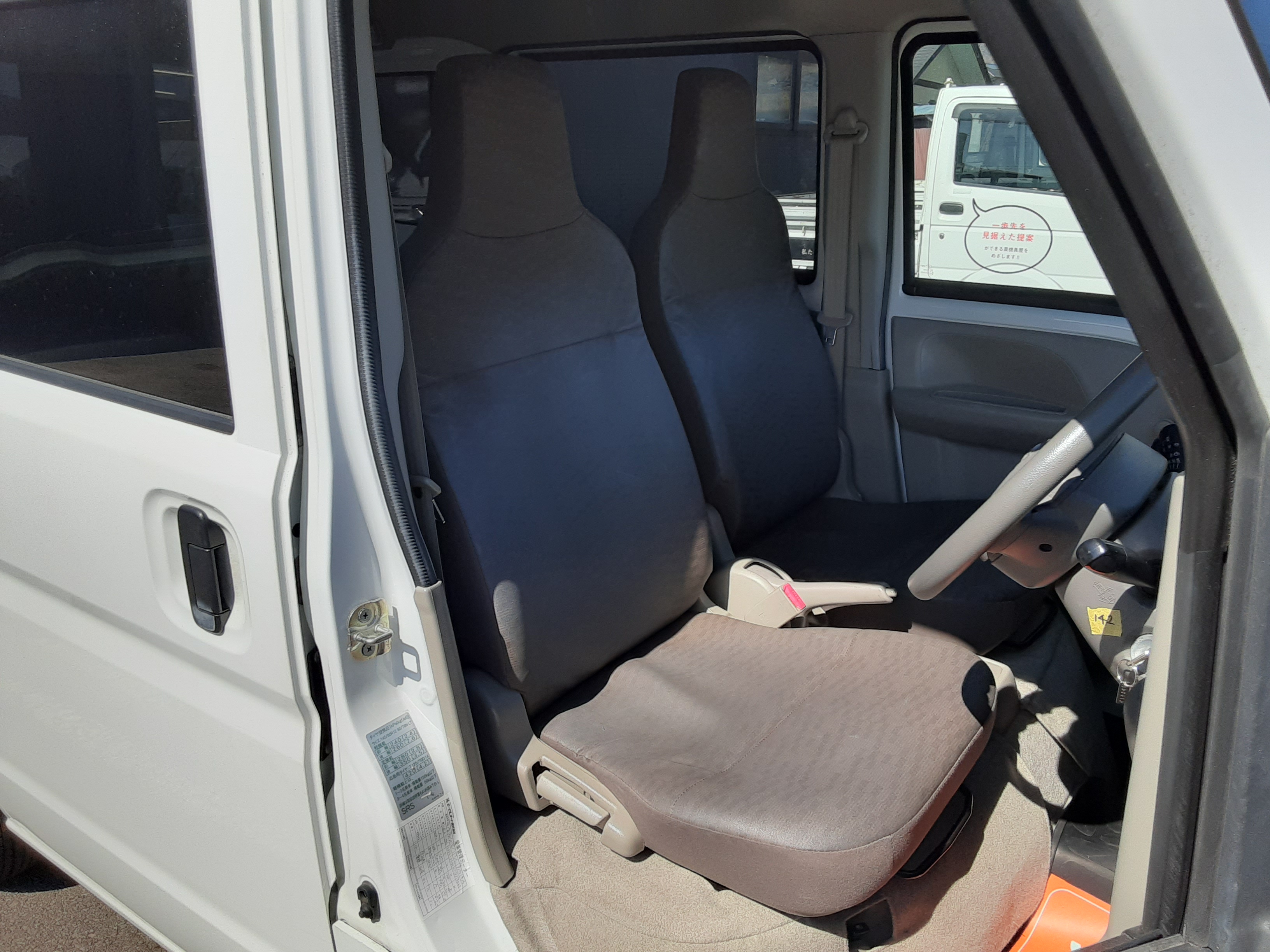 日産 中古車 ＮＶ１００クリッパーバン ＤＸ　エマージェンシーブレーキパッケージの商品画像8