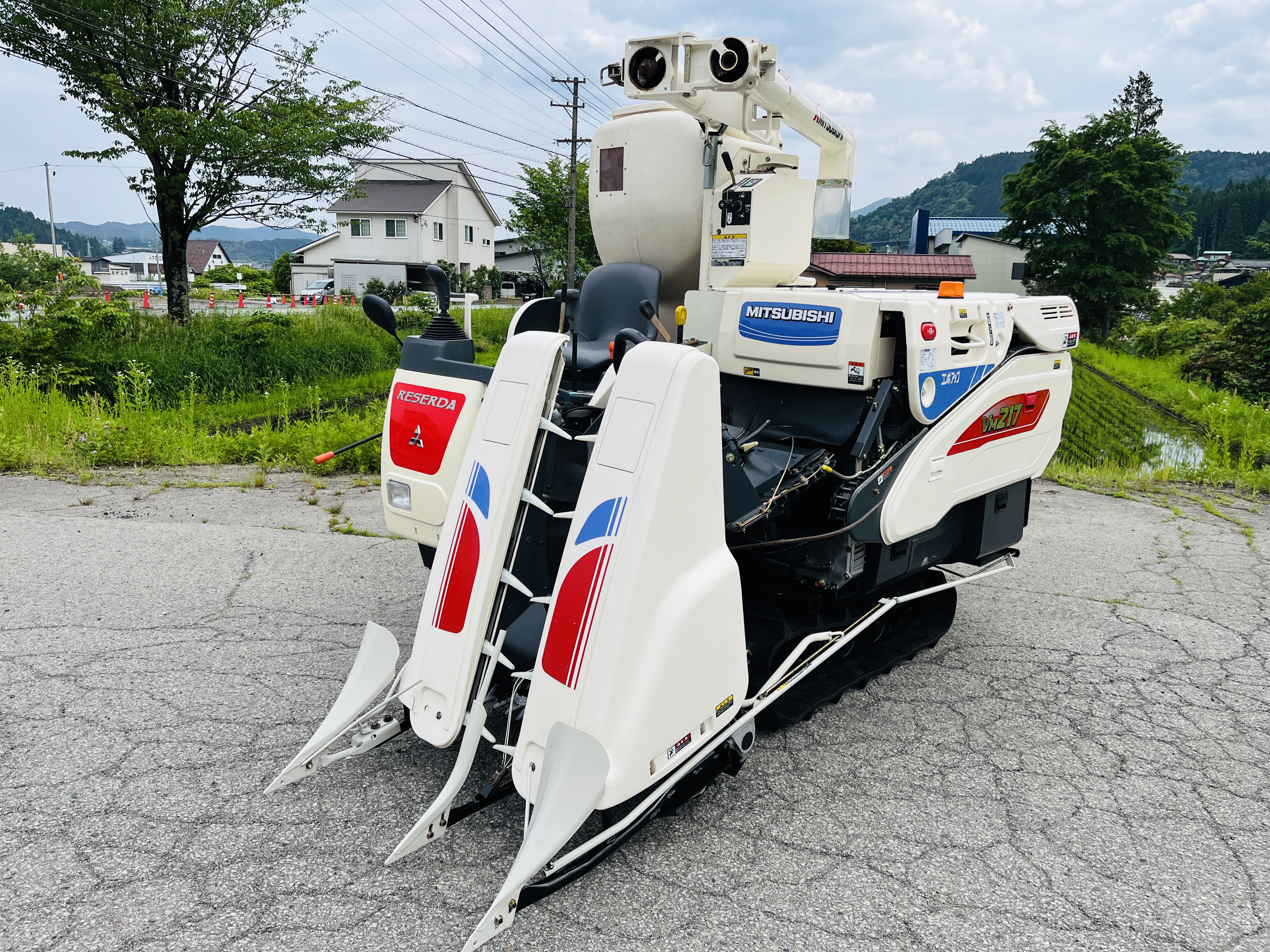 三菱マヒンドラ農機 中古コンバイン VM217Gの商品画像1