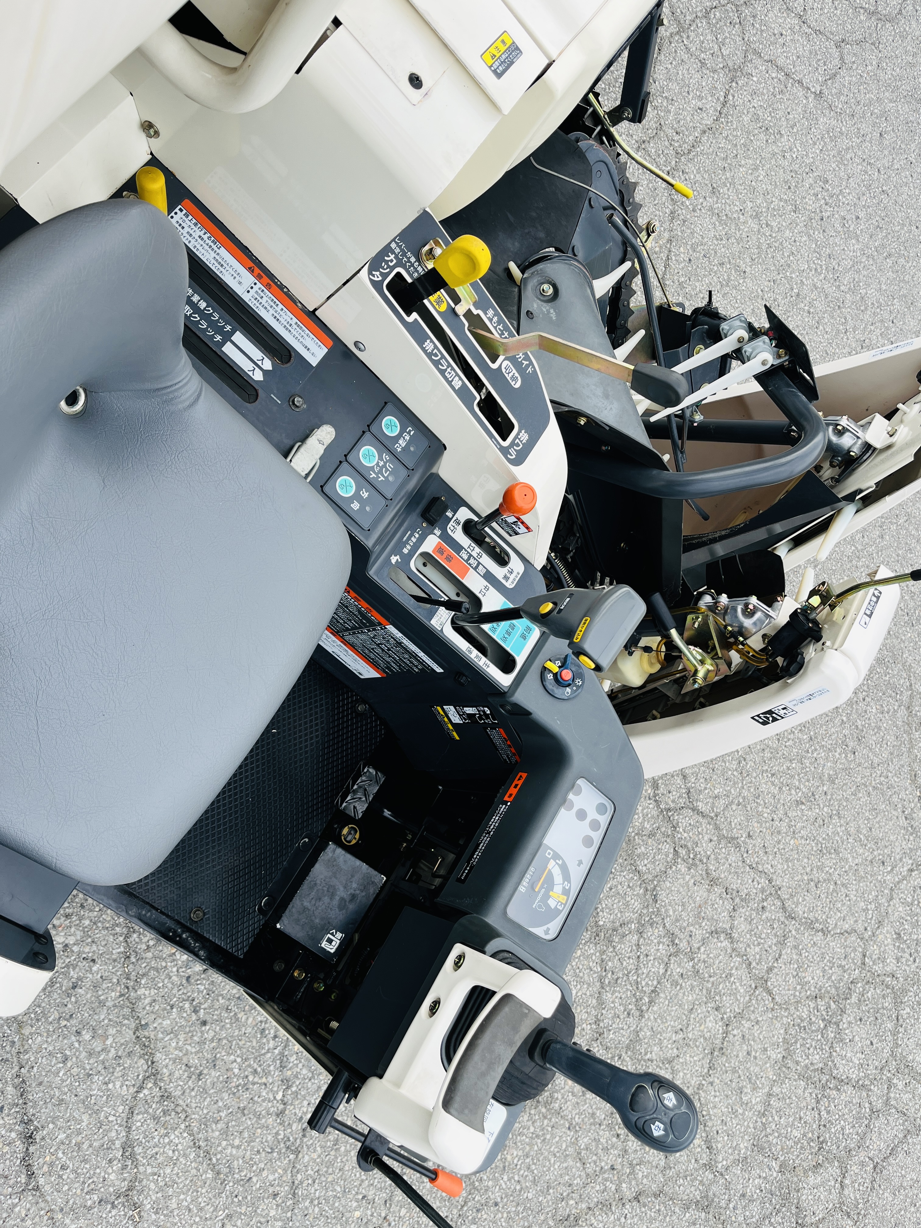 三菱マヒンドラ農機 中古コンバイン VM217Gの商品画像8