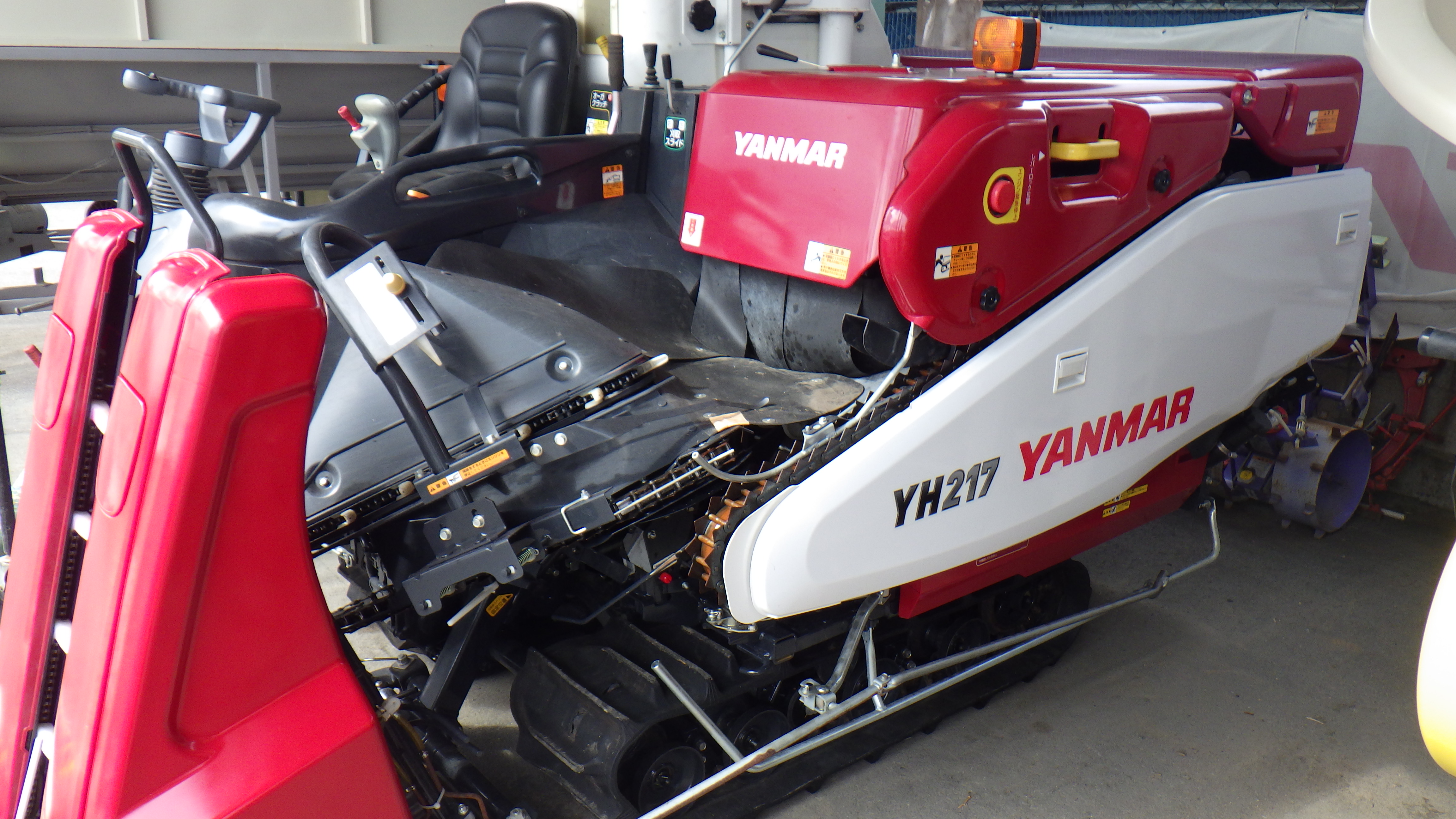 ヤンマー 中古コンバイン YH-217の商品画像2