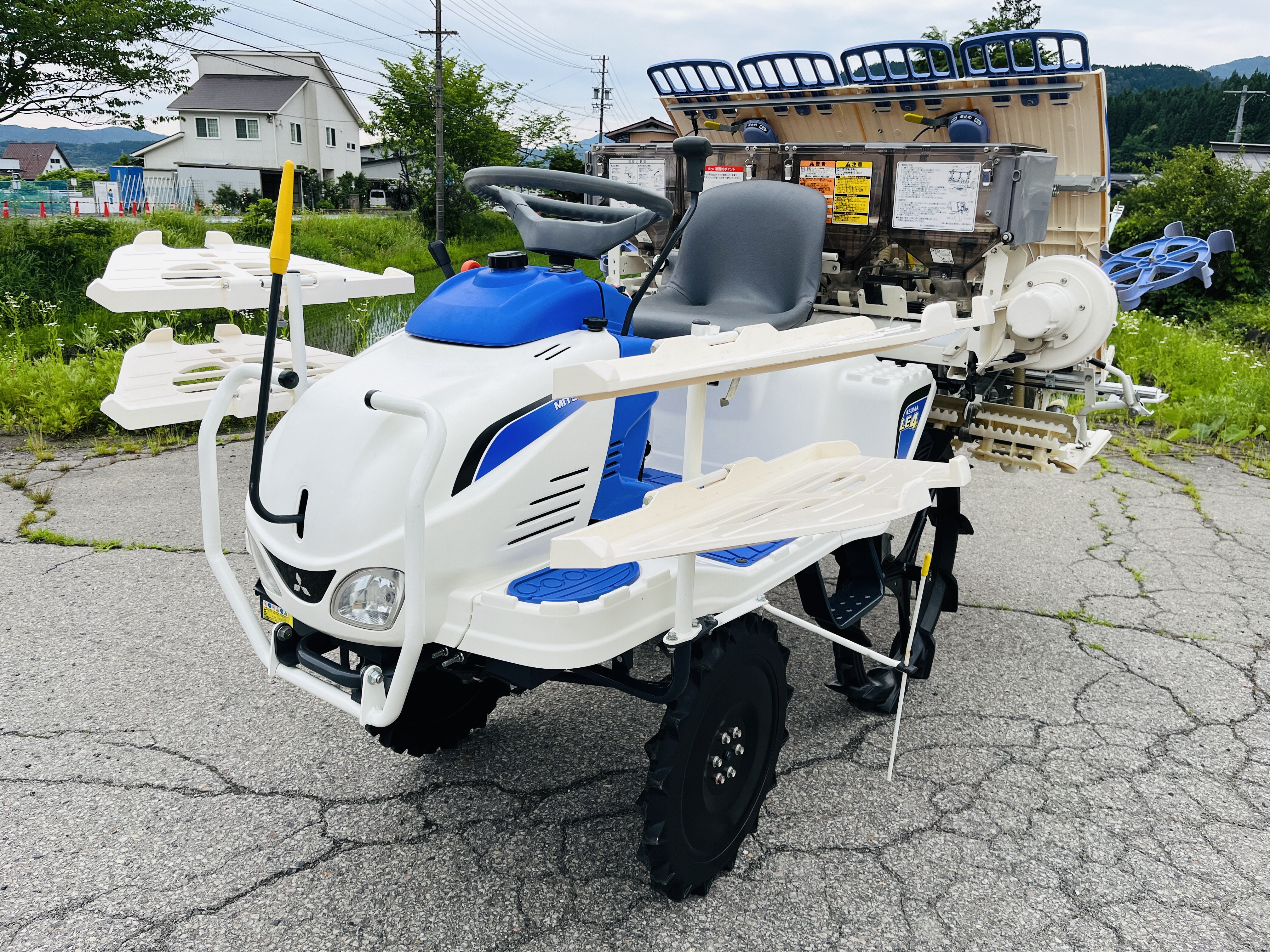 三菱マヒンドラ農機 中古田植機 LE4の商品画像1
