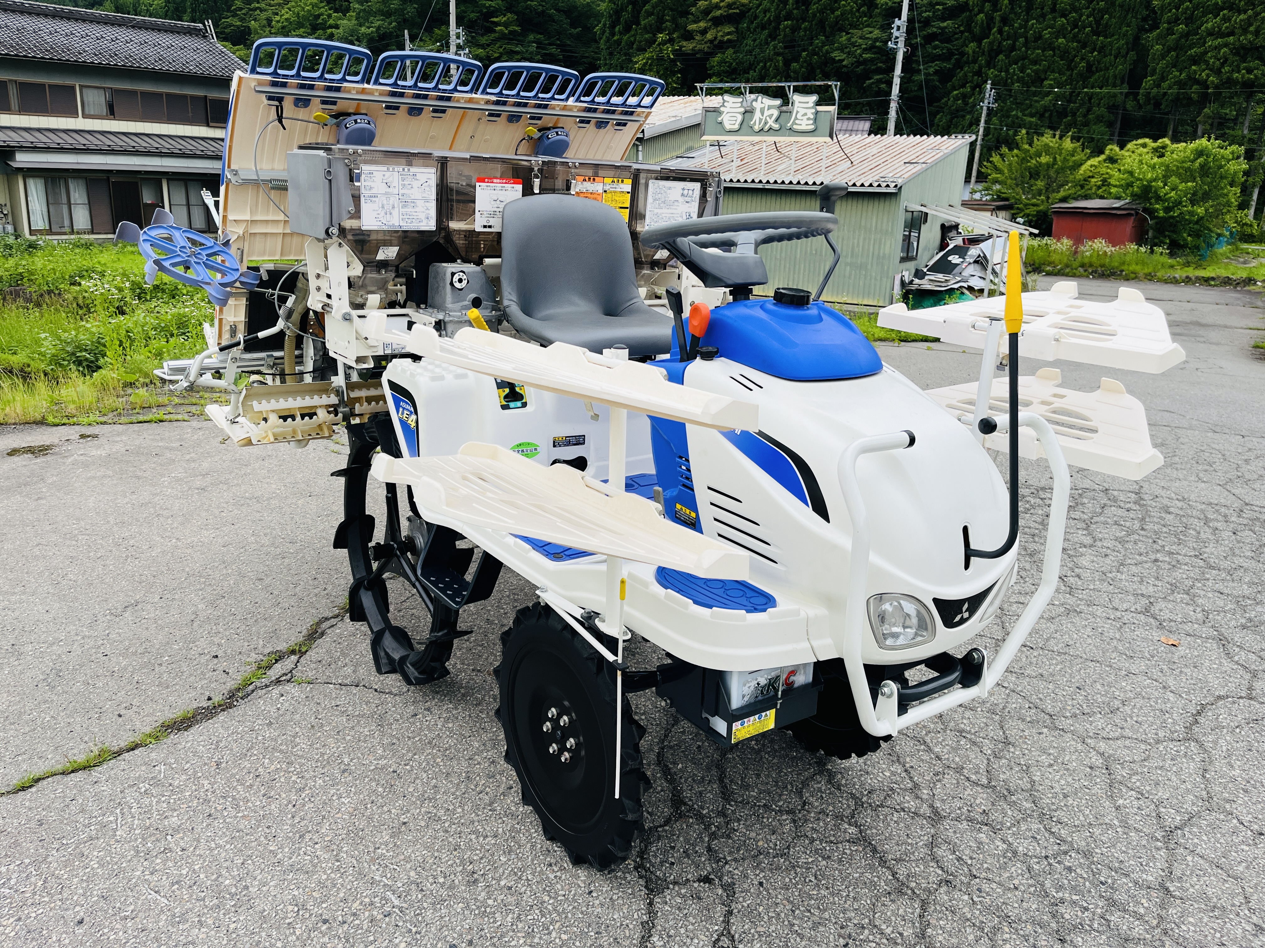 三菱マヒンドラ農機 中古田植機 LE4の商品画像2