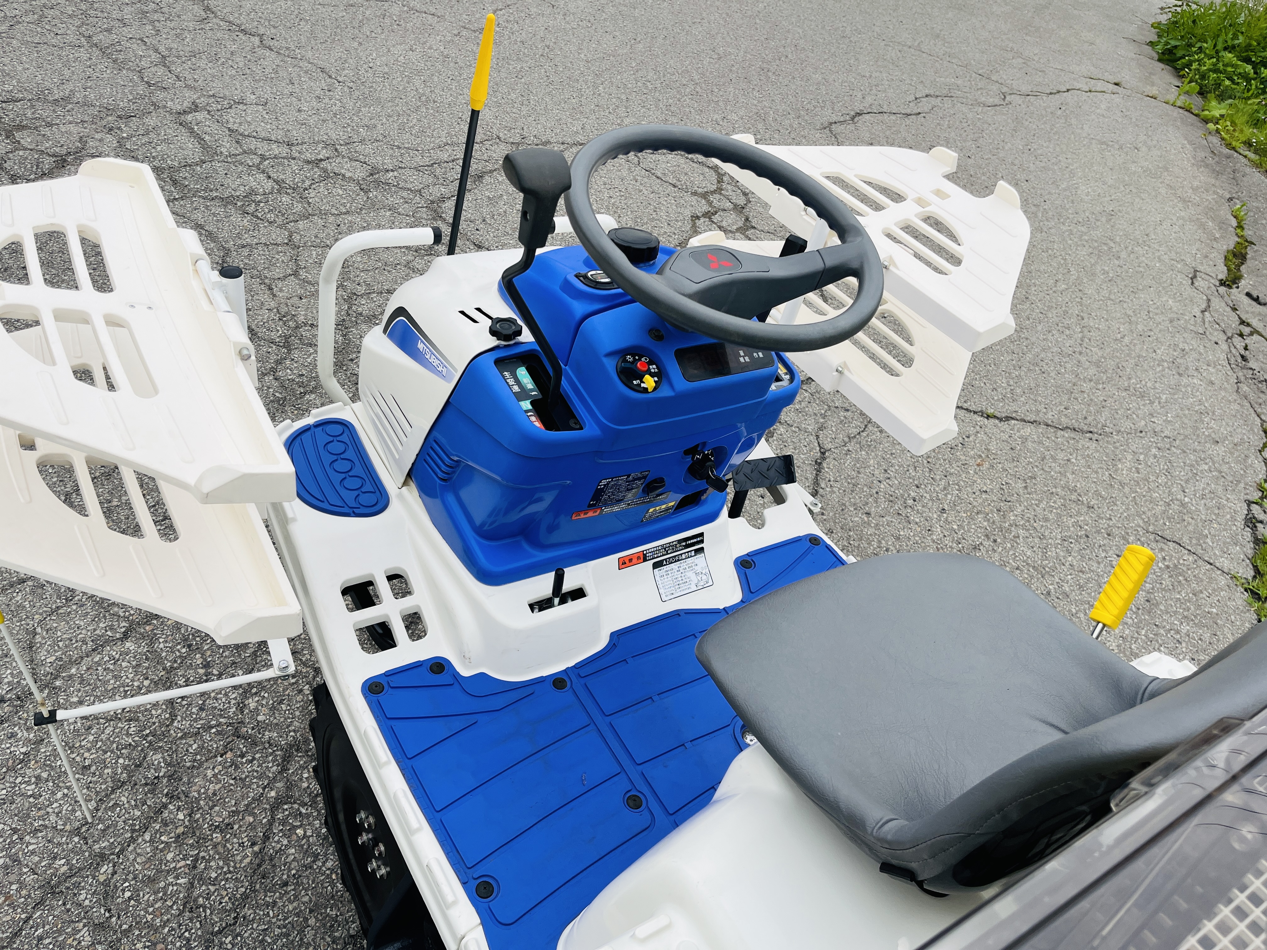 三菱マヒンドラ農機 中古田植機 LE4の商品画像9