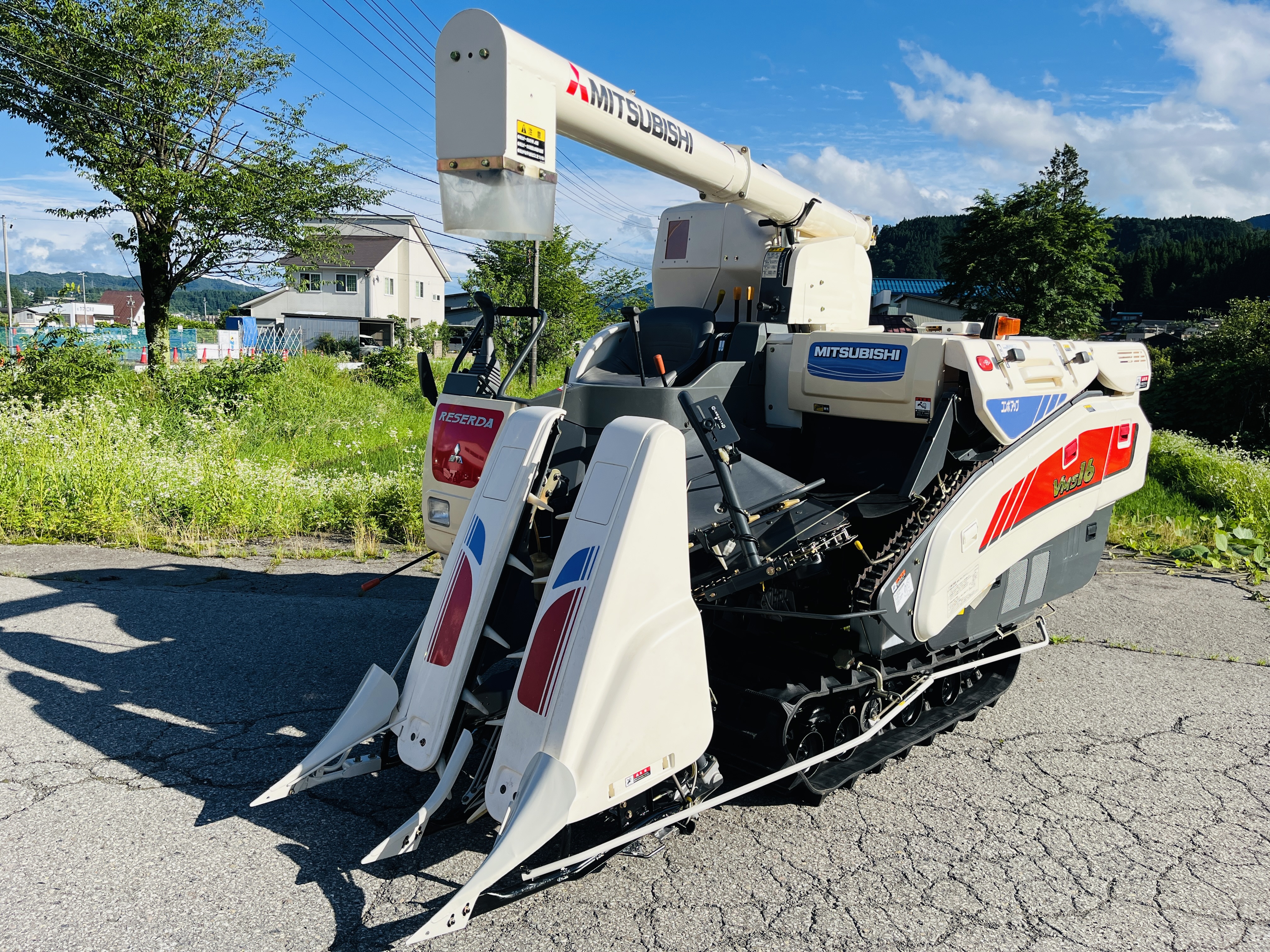 三菱マヒンドラ農機 中古コンバイン VMS16Gの商品画像1