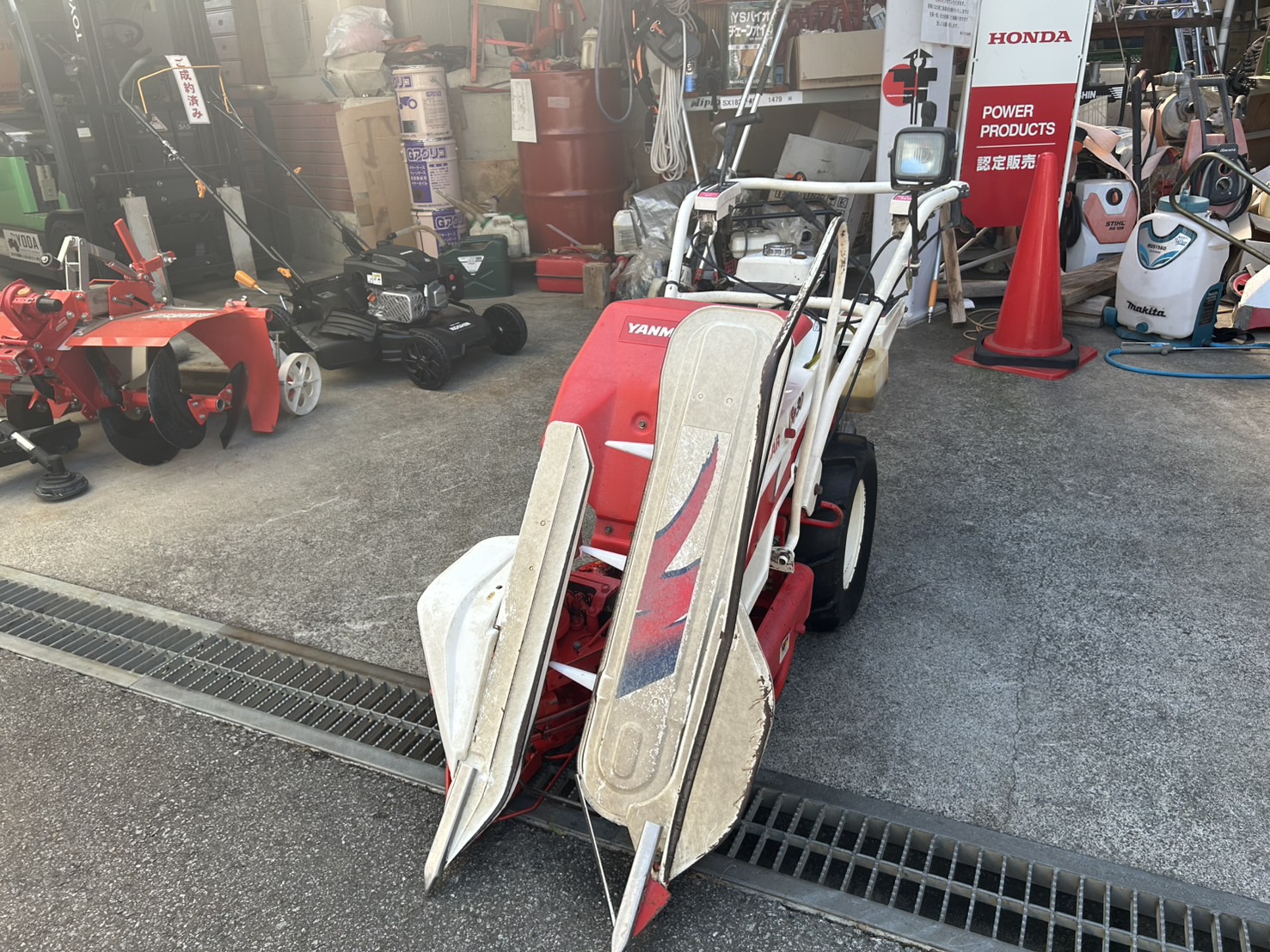 ヤンマー 中古バインダー Be30の商品画像1