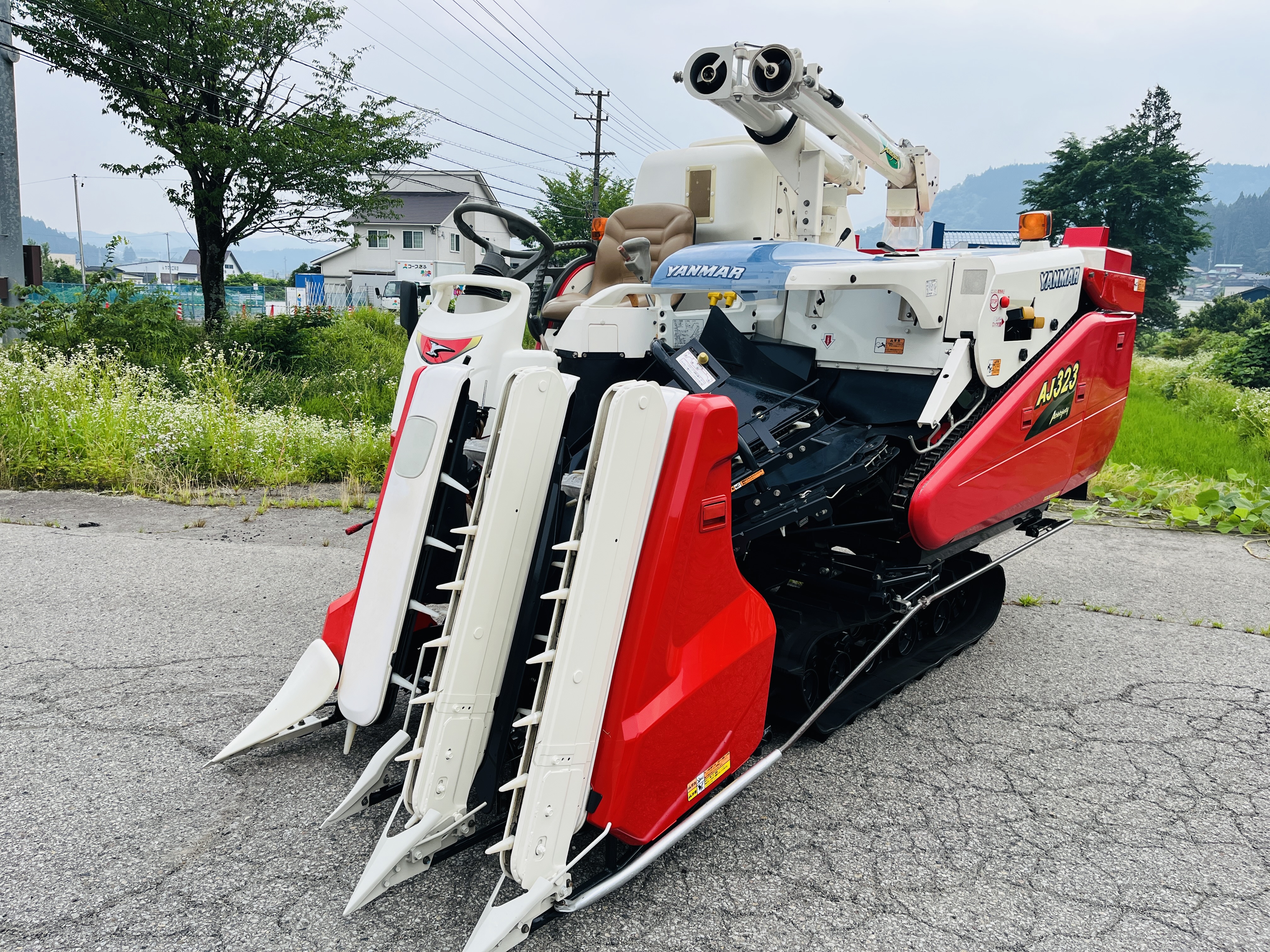 ヤンマー 中古コンバイン AJ323の商品画像1