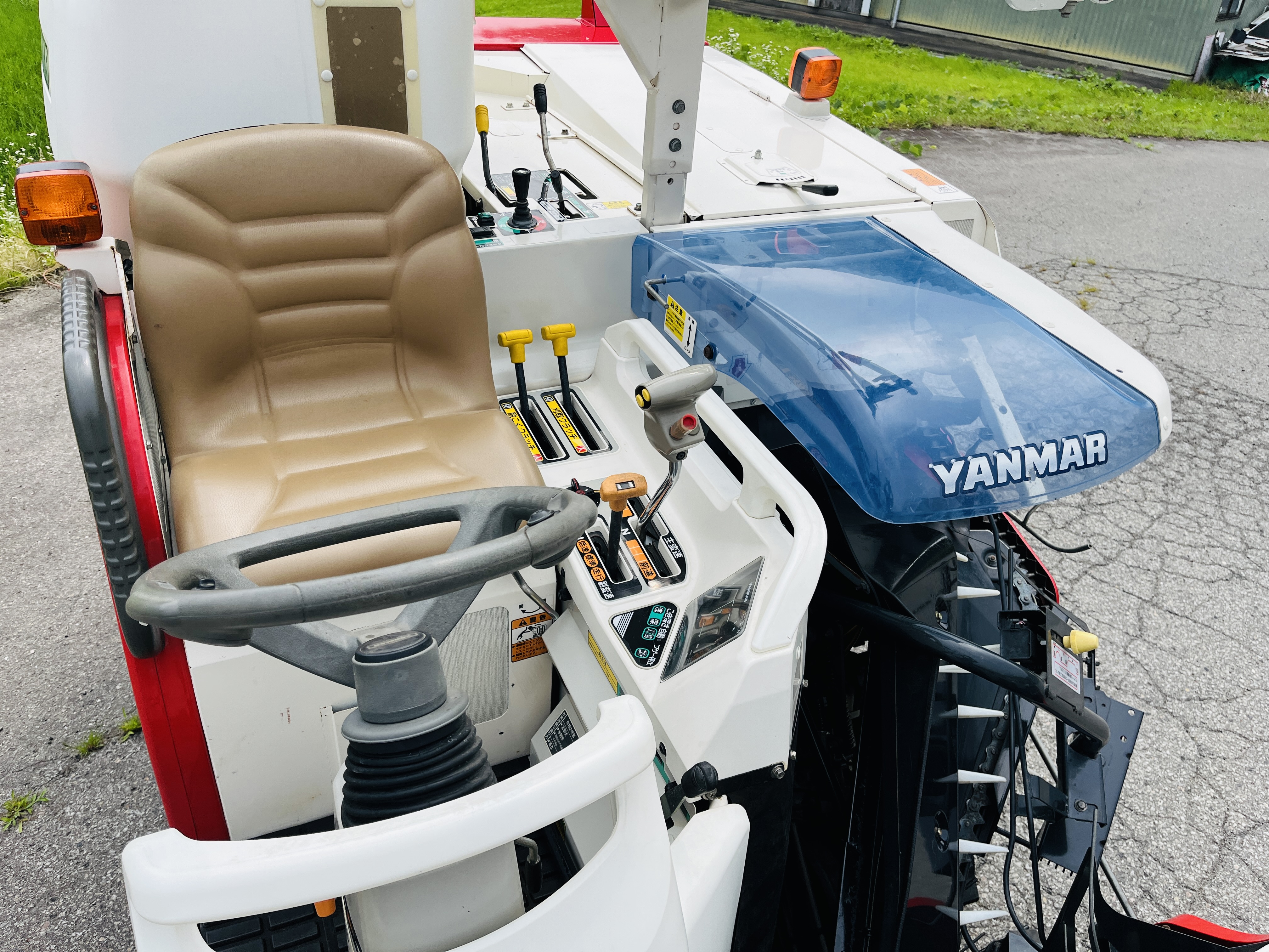 ヤンマー 中古コンバイン AJ323の商品画像9