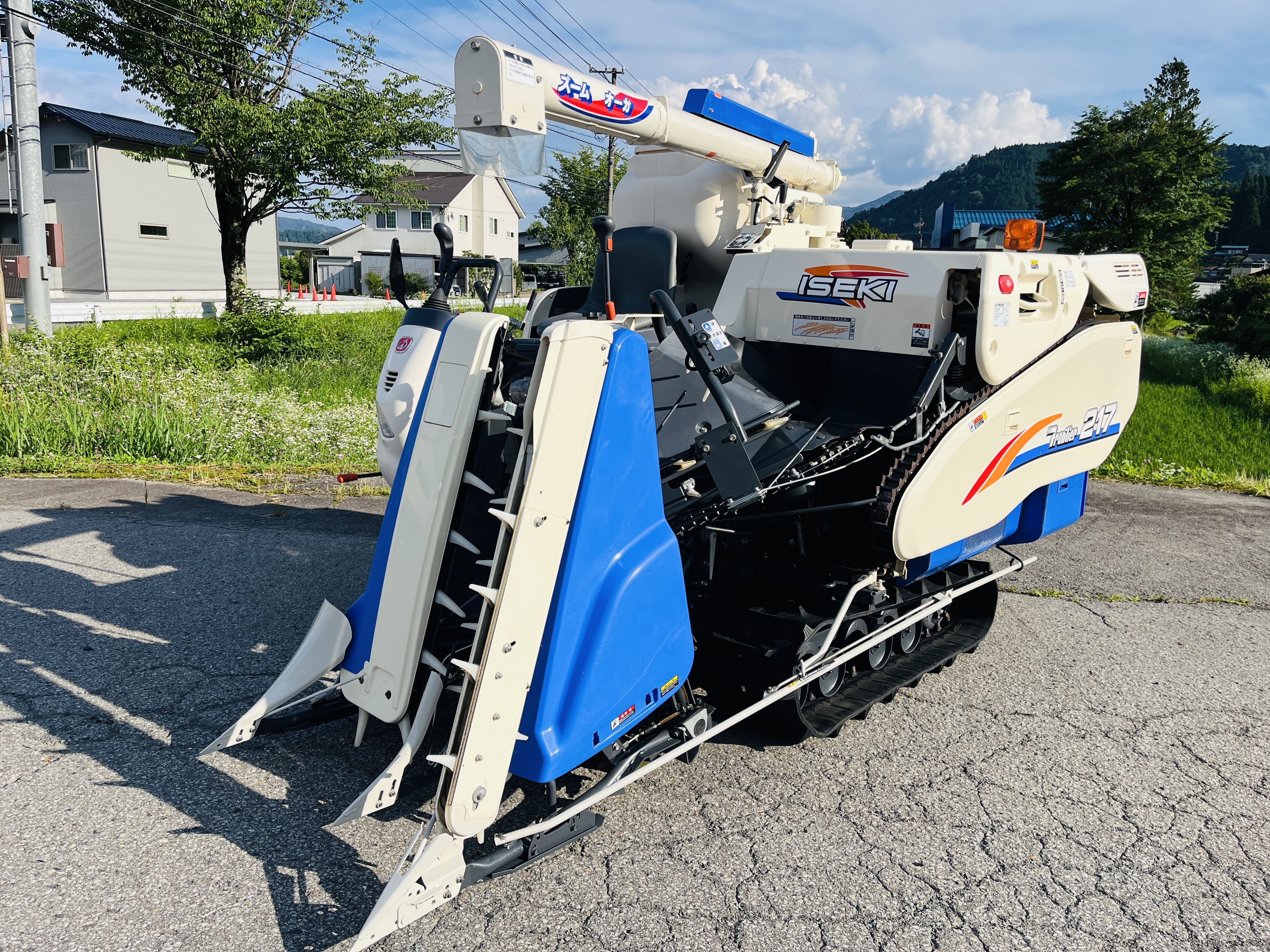 イセキ 中古コンバイン HN217-GZKWC