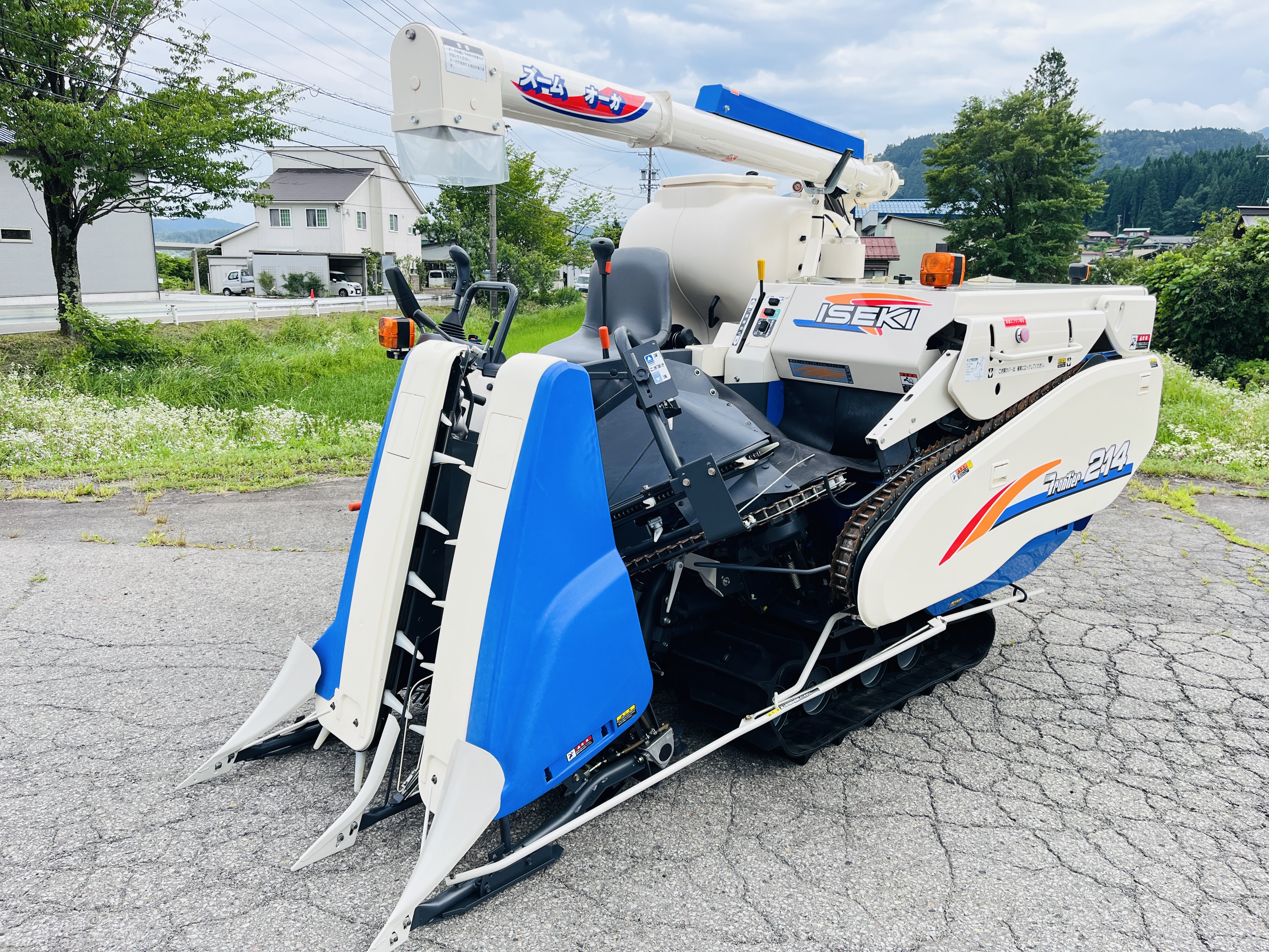 イセキ 中古コンバイン HN214-GZKWC