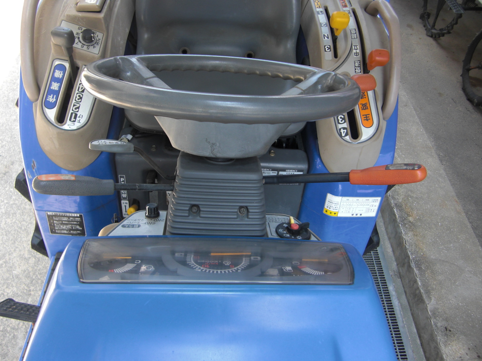 イセキ 中古トラクター TH233-BA4VDの商品画像2