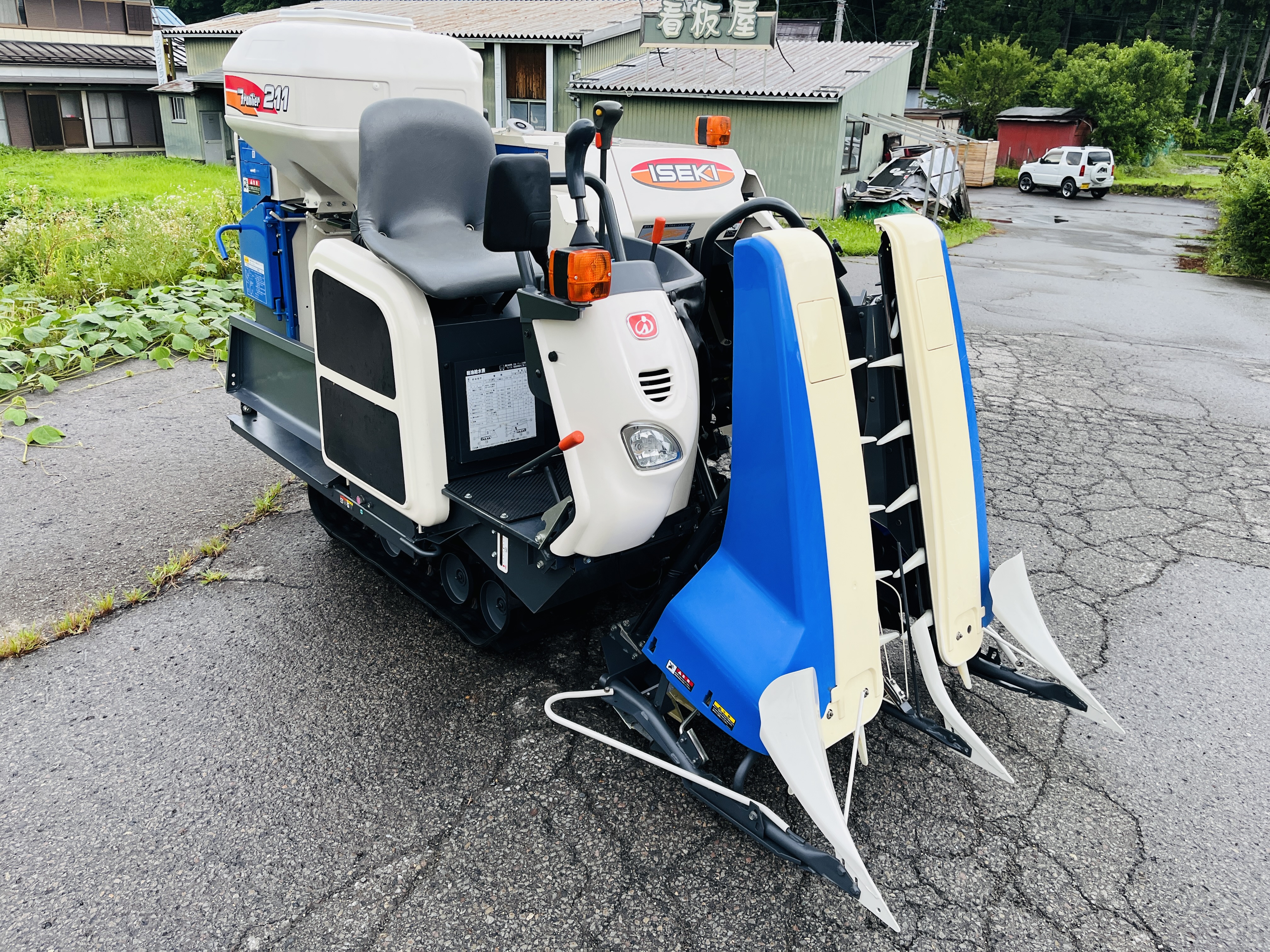 イセキ 中古コンバイン HN211KWCの商品画像2