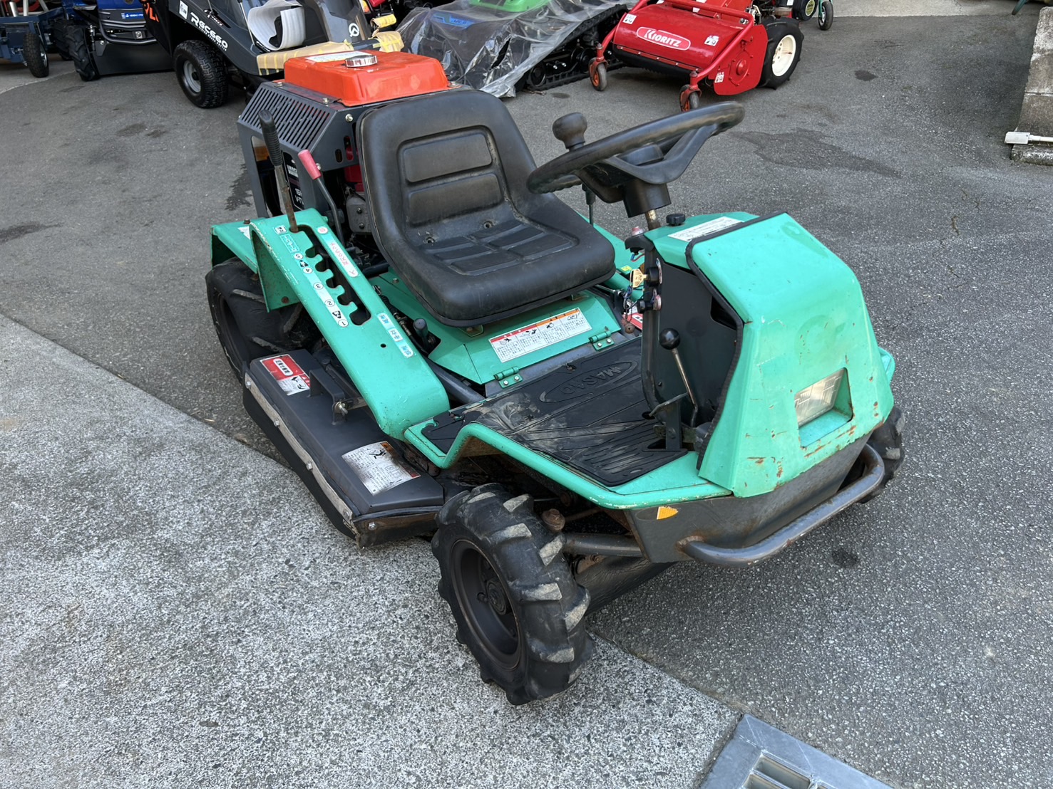 筑水キャニコム 中古草刈機 CM1603の商品画像1