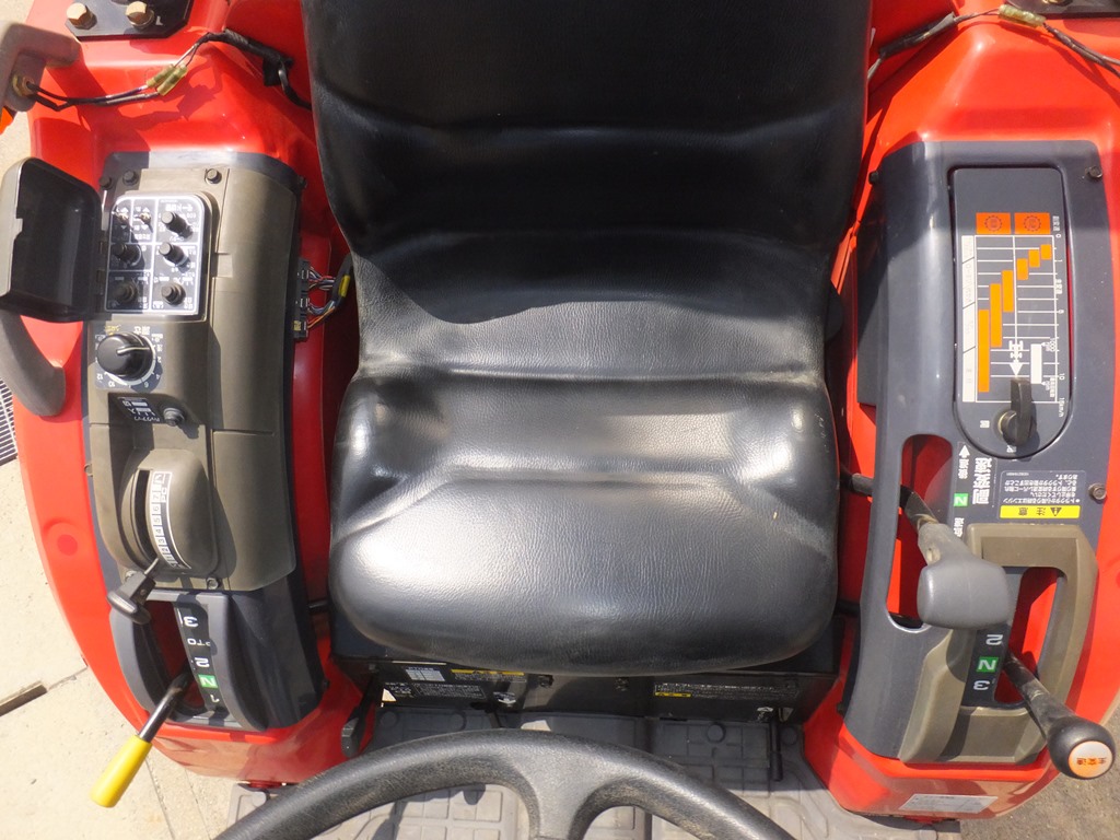 三菱マヒンドラ農機 中古トラクター MT161の商品画像5