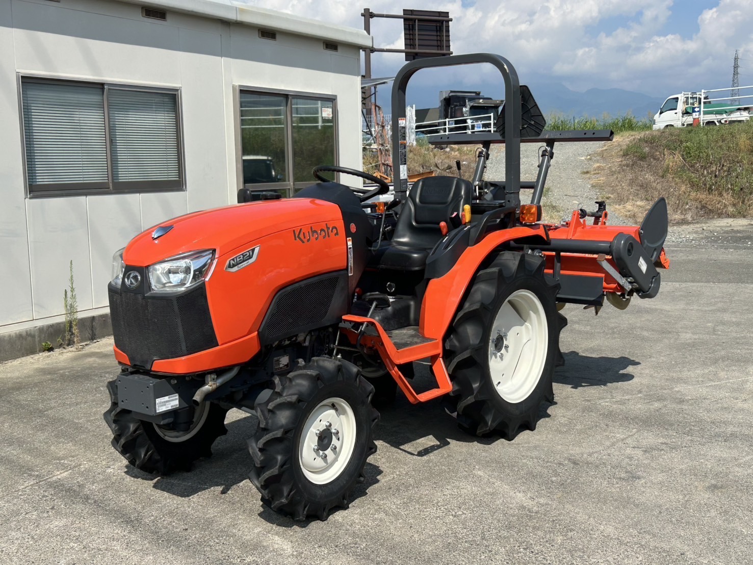 クボタ 中古トラクター NB21SPMAの商品画像1