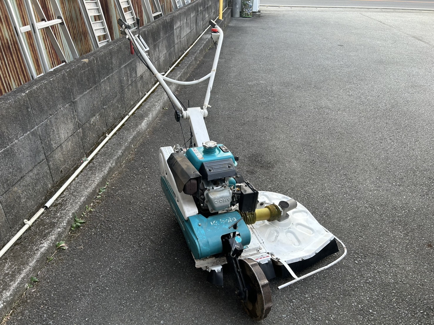 クボタ 中古草刈機 GC702RD