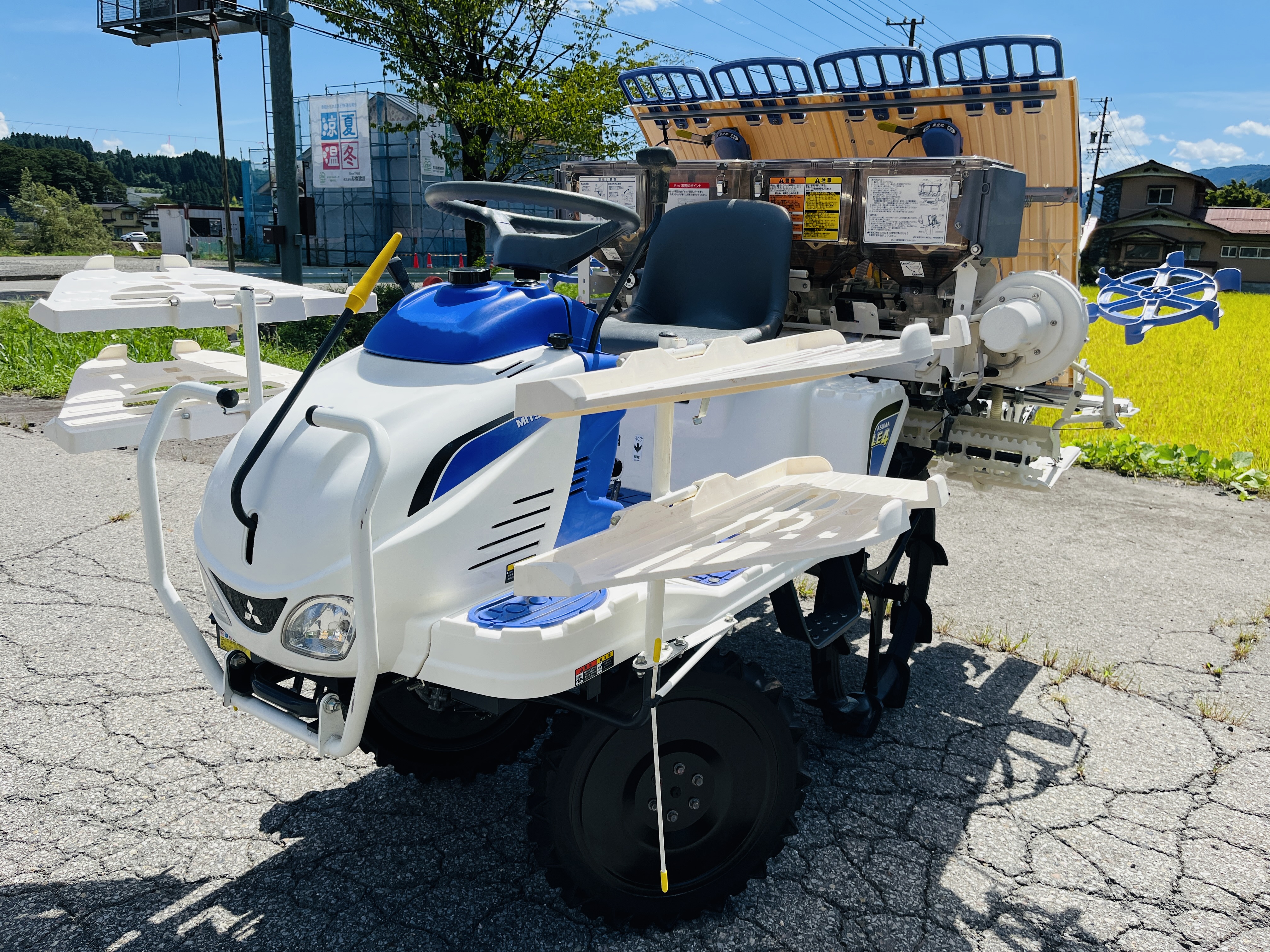 三菱マヒンドラ農機 中古田植機 LE4の商品画像1