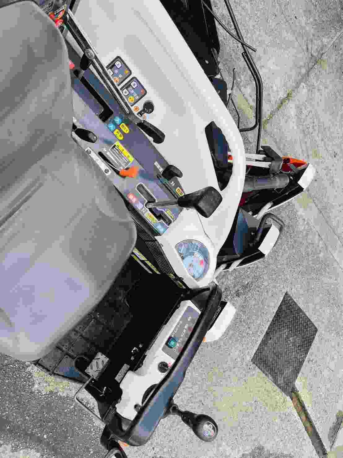 クボタ 中古コンバイン ARN320の商品画像8