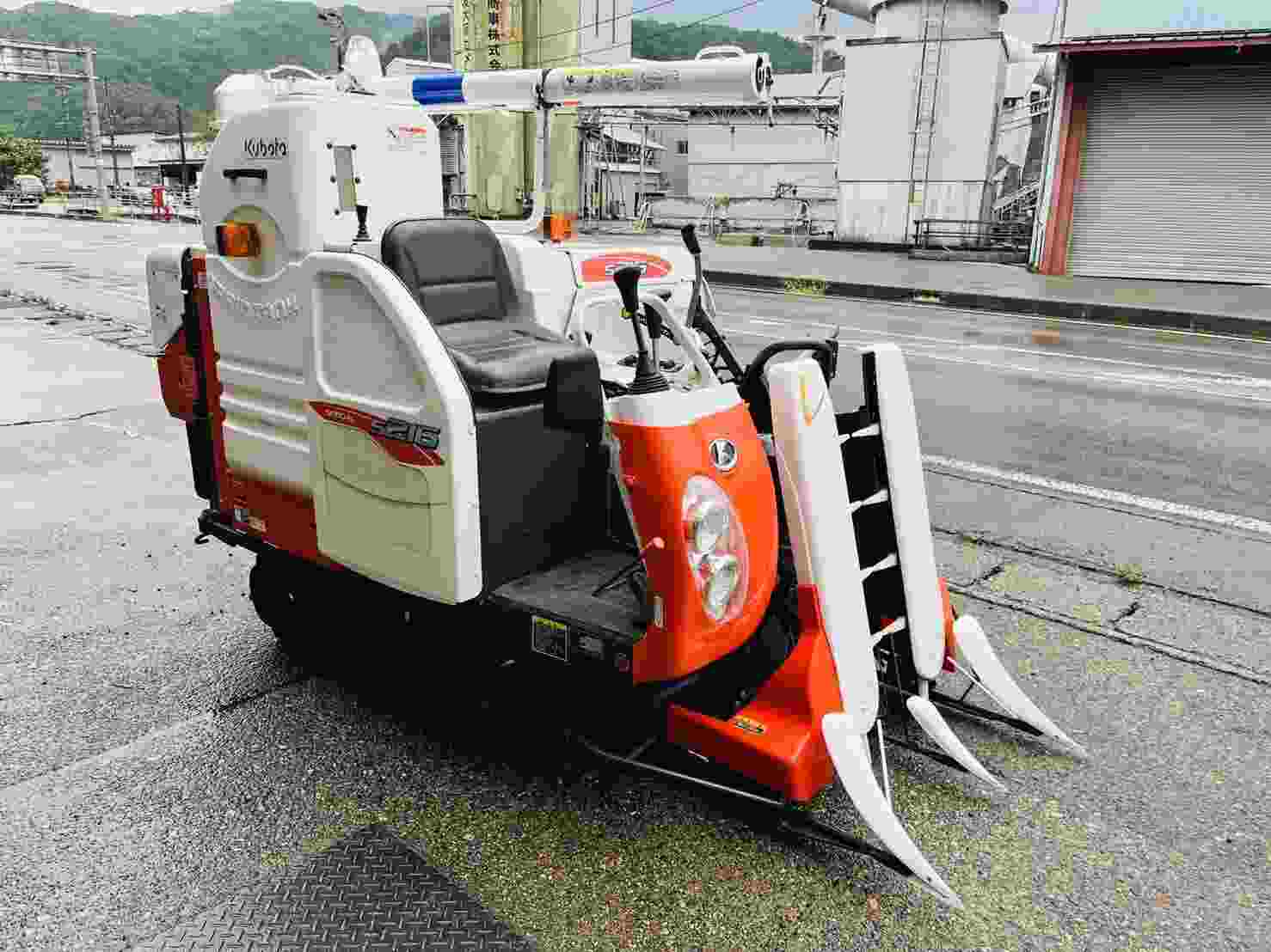 クボタ 中古コンバイン S216Gの商品画像2