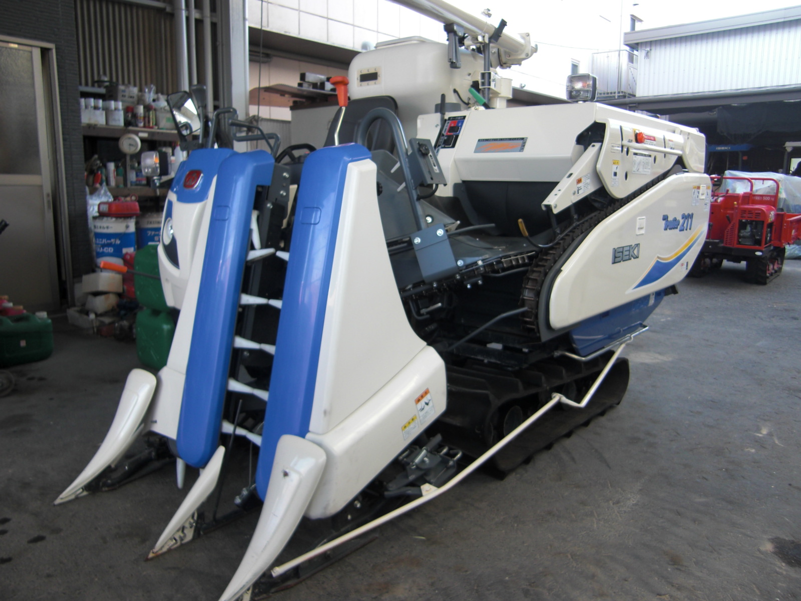 イセキ 中古コンバイン HVZ211-GEZKHWC　現行機！　低アワー機！　新車の半額以下！　お買い得商品！の商品画像1