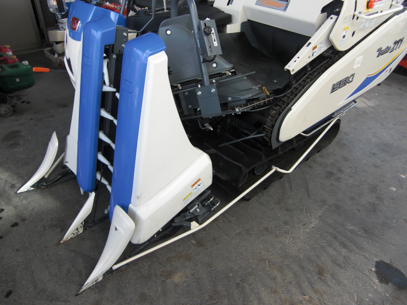 イセキ 中古コンバイン HVZ211-GEZKHWC　現行機！　低アワー機！　新車の半額以下！　お買い得商品！の商品画像4