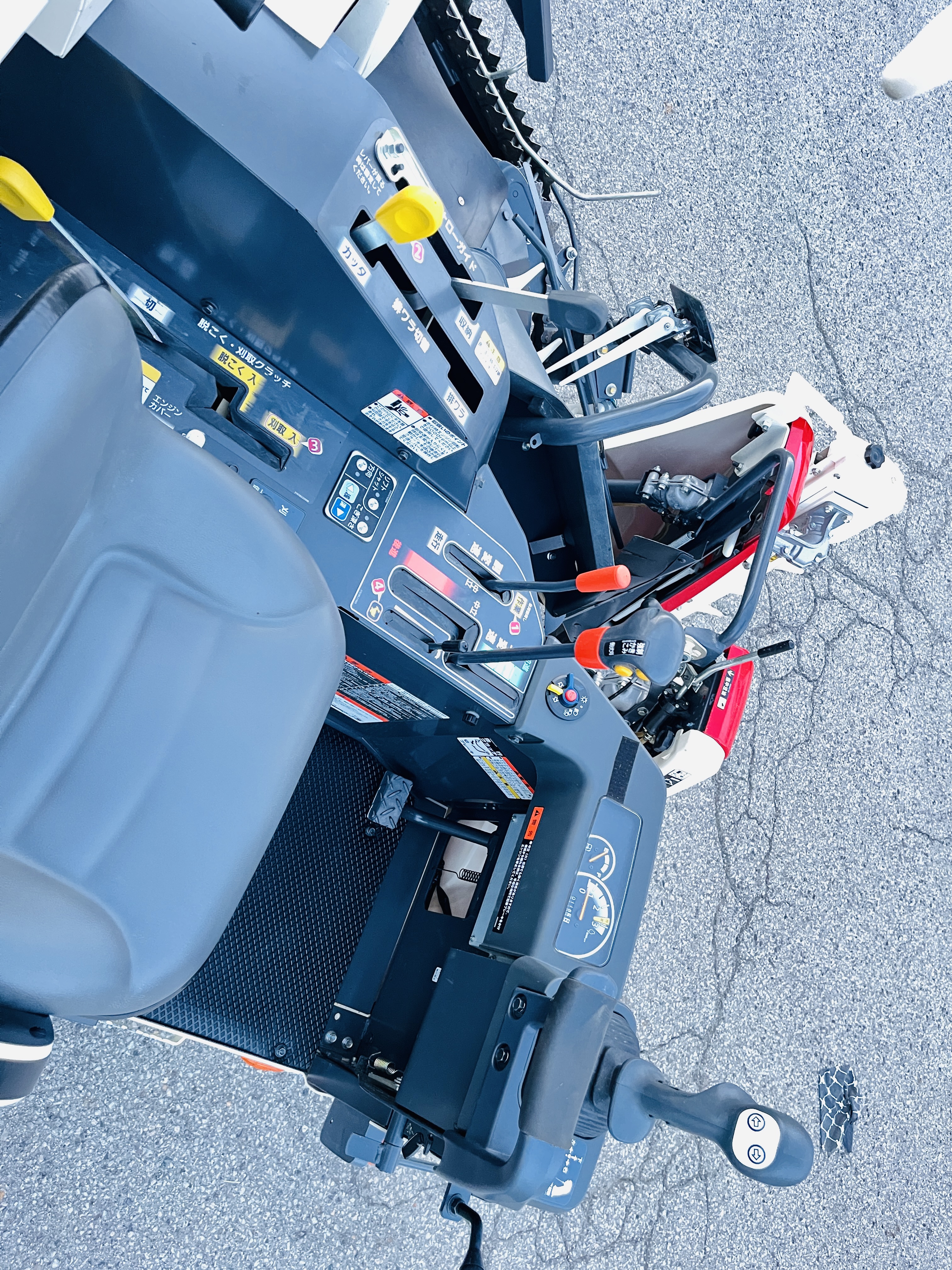 三菱マヒンドラ農機 中古コンバイン V221の商品画像8