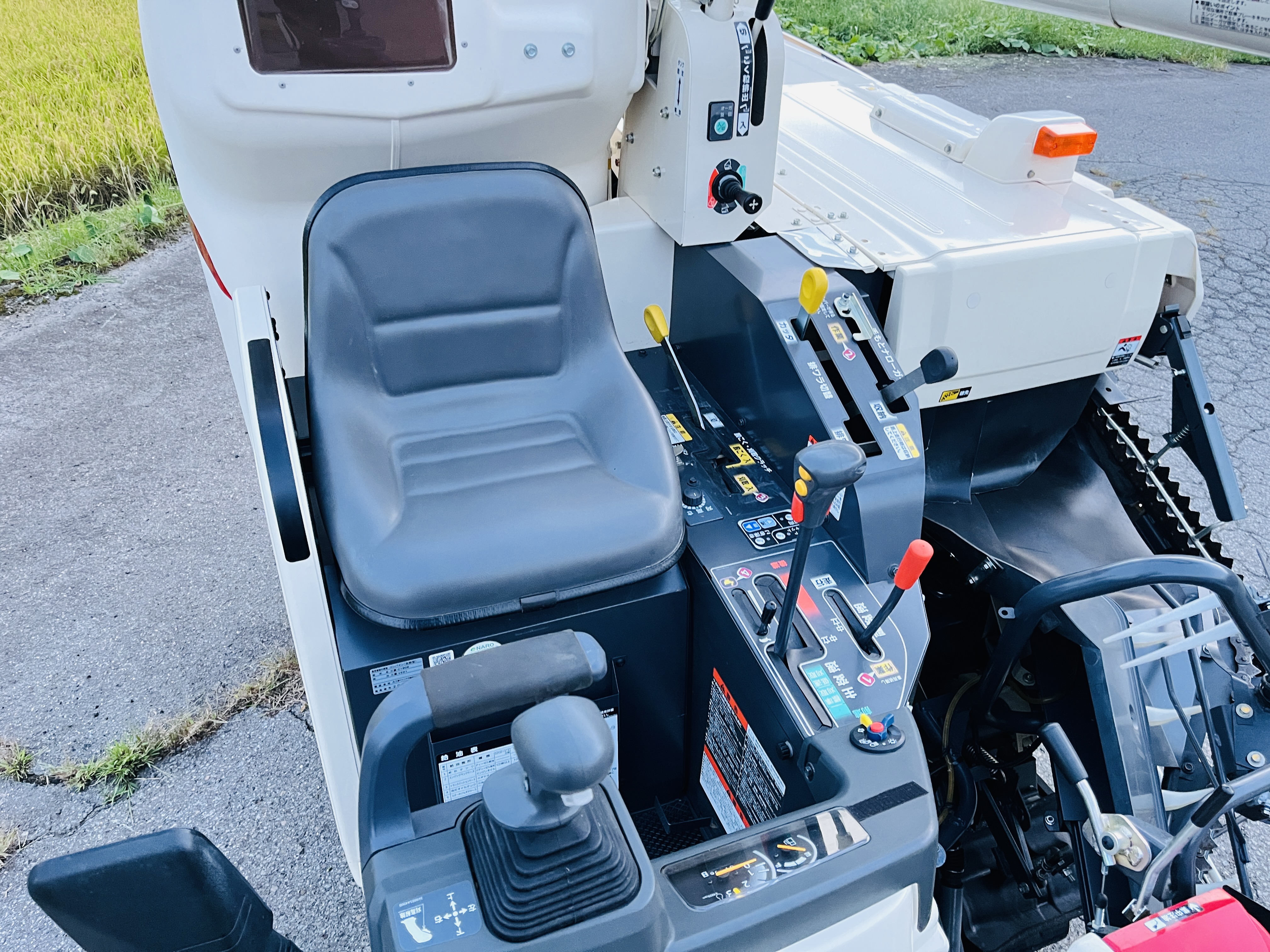 三菱マヒンドラ農機 中古コンバイン V221の商品画像9