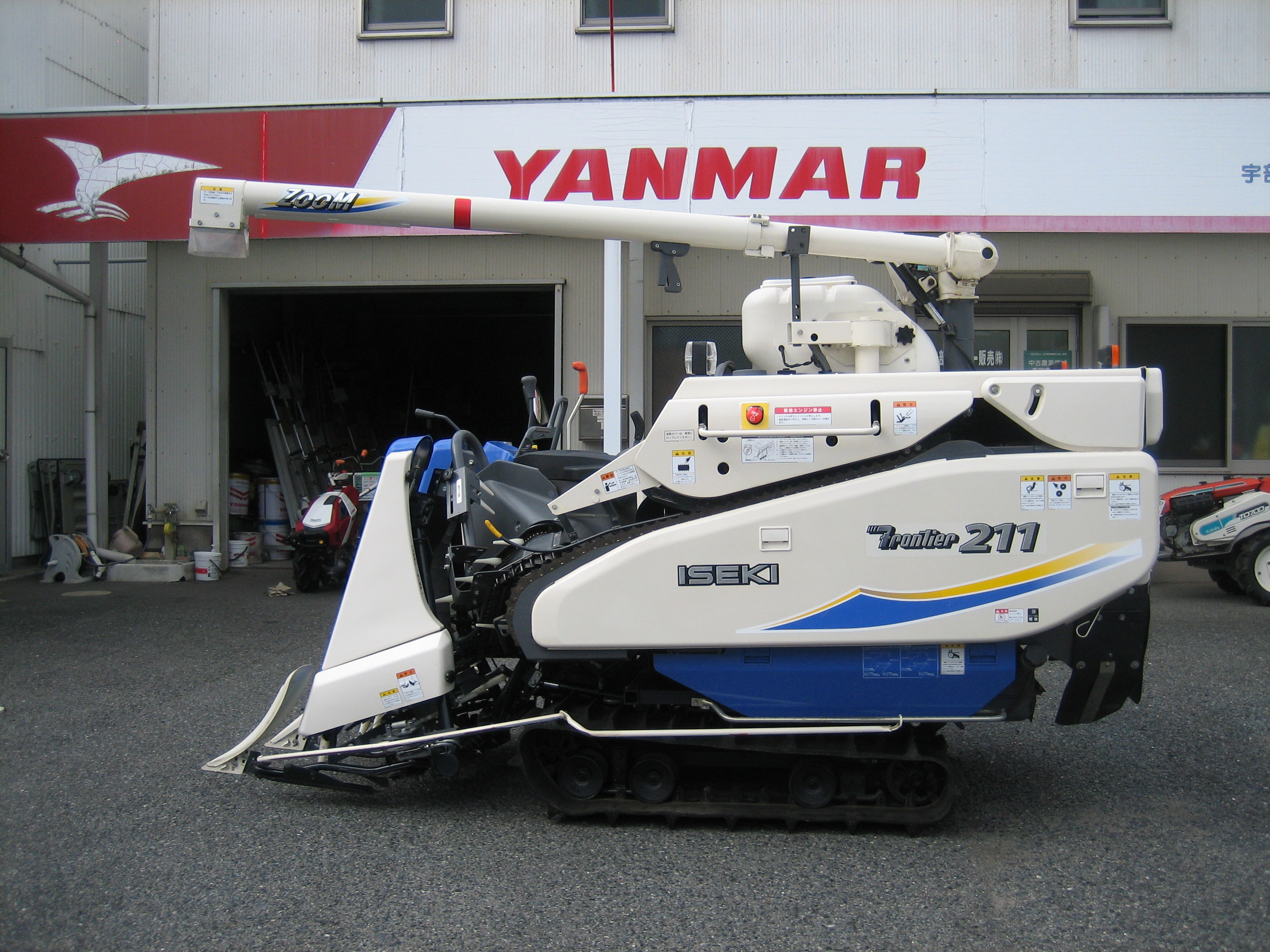 イセキ 中古コンバイン HVZ211G-EZKHWCの商品画像1