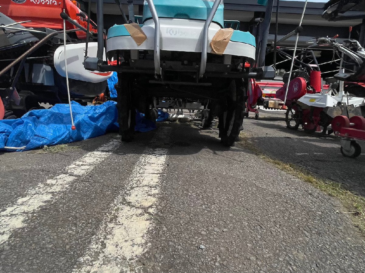  中古田植機 1771 クボタ 乗用田植機 SPU45P: 長さ×幅×高さ2360ｍｍ×1610ｍｍ×1300ｍｍ 重量:298�sの商品画像4