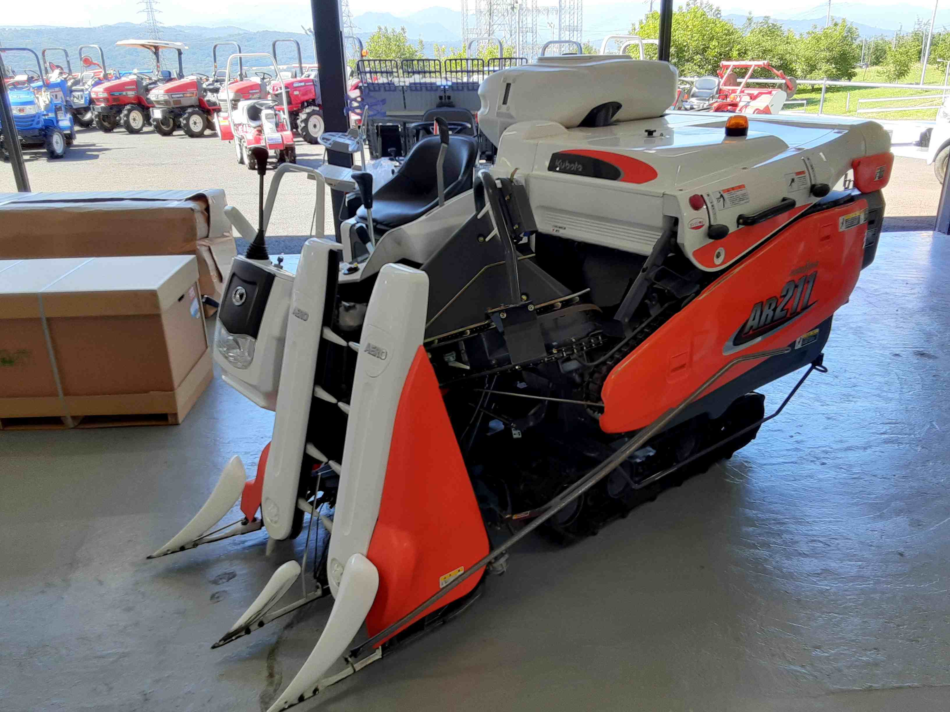 クボタ 中古コンバイン AR221の商品画像1