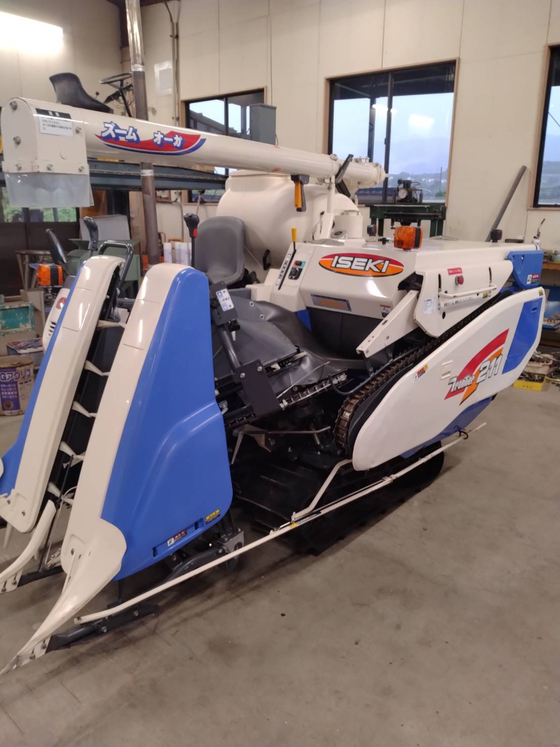 イセキ 中古コンバイン HN211G
