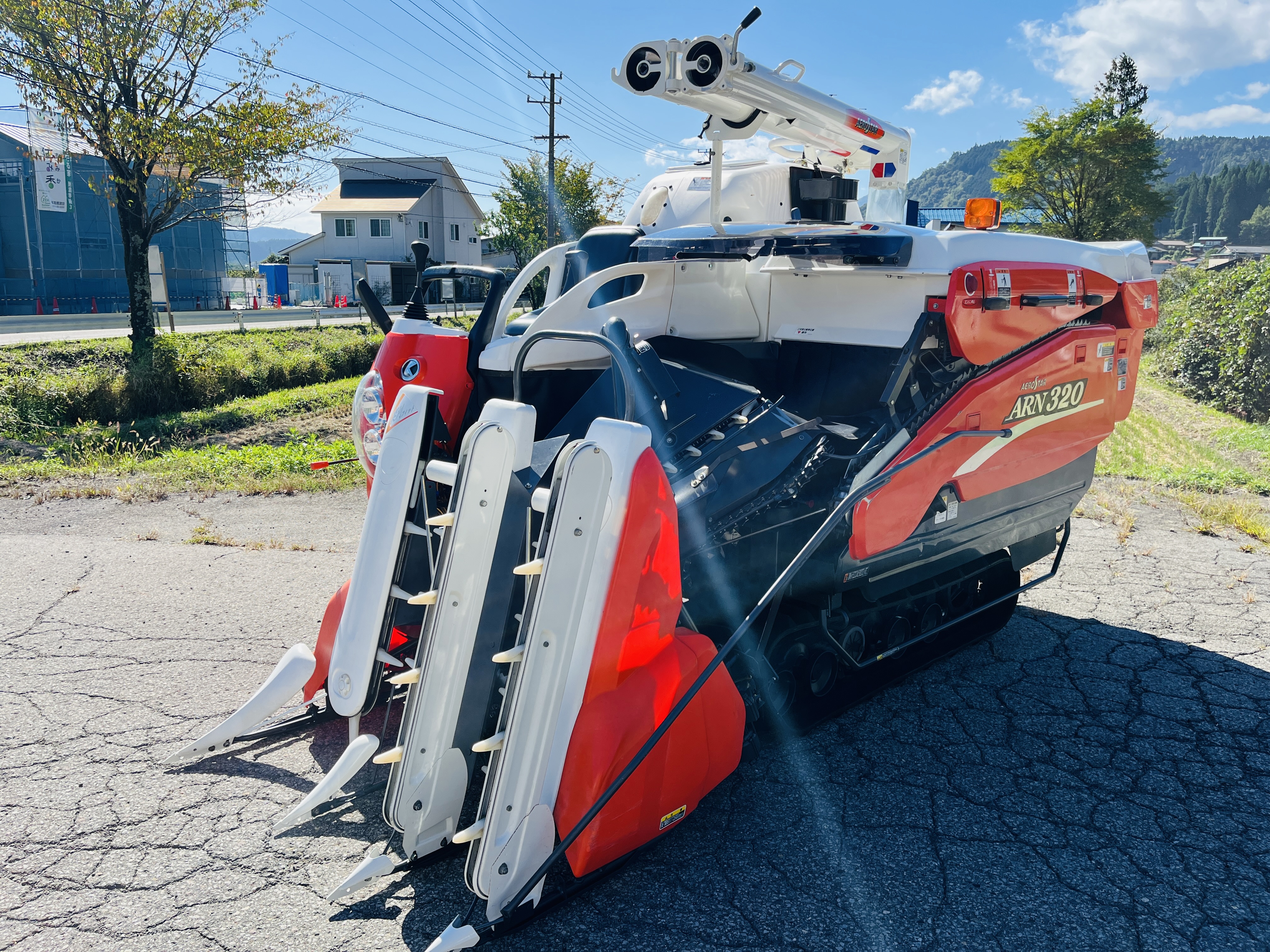 クボタ 中古コンバイン ARN320-GDXWの商品画像1