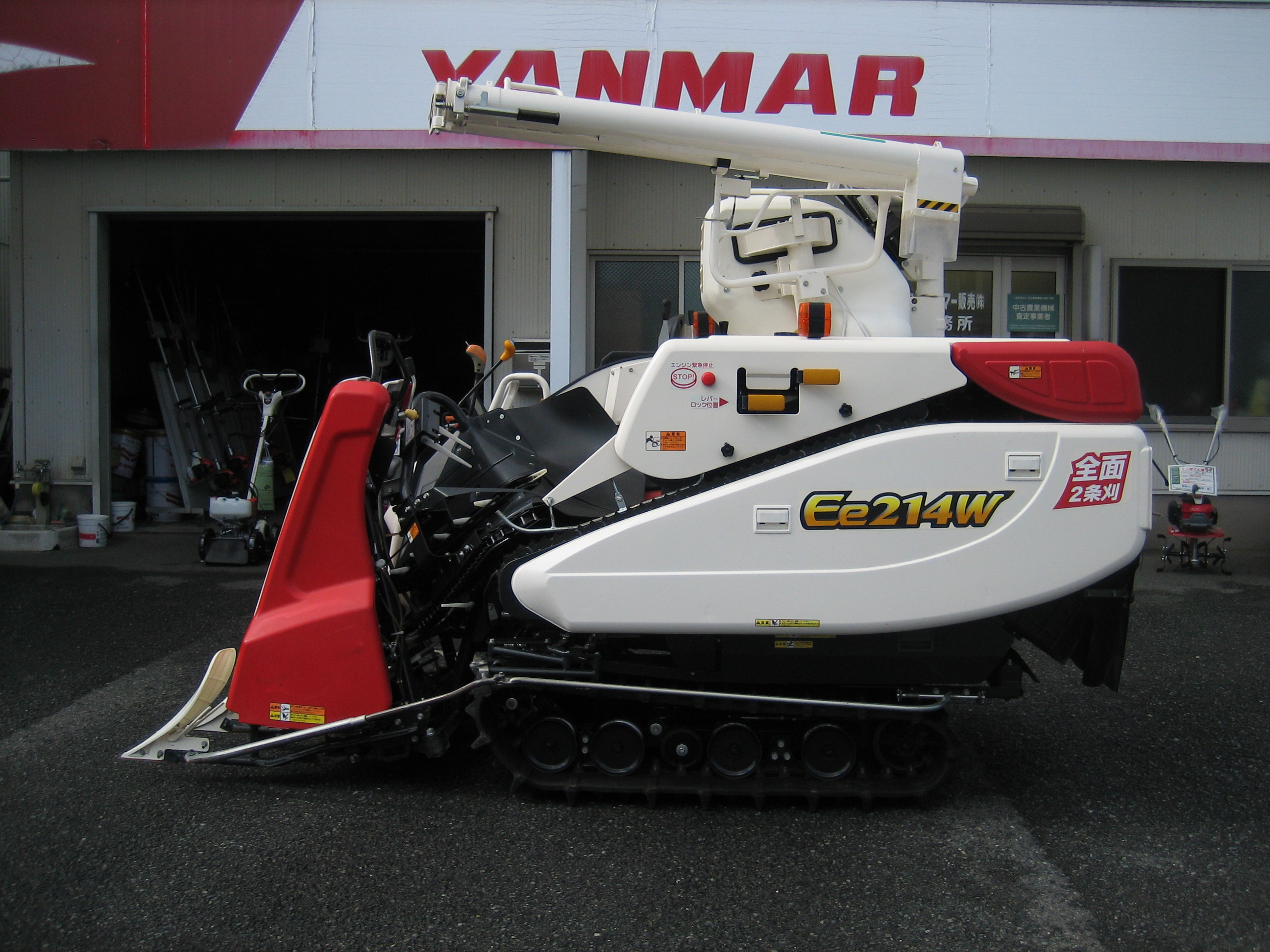ヤンマー 中古コンバイン Ee214W GJFLの商品画像1
