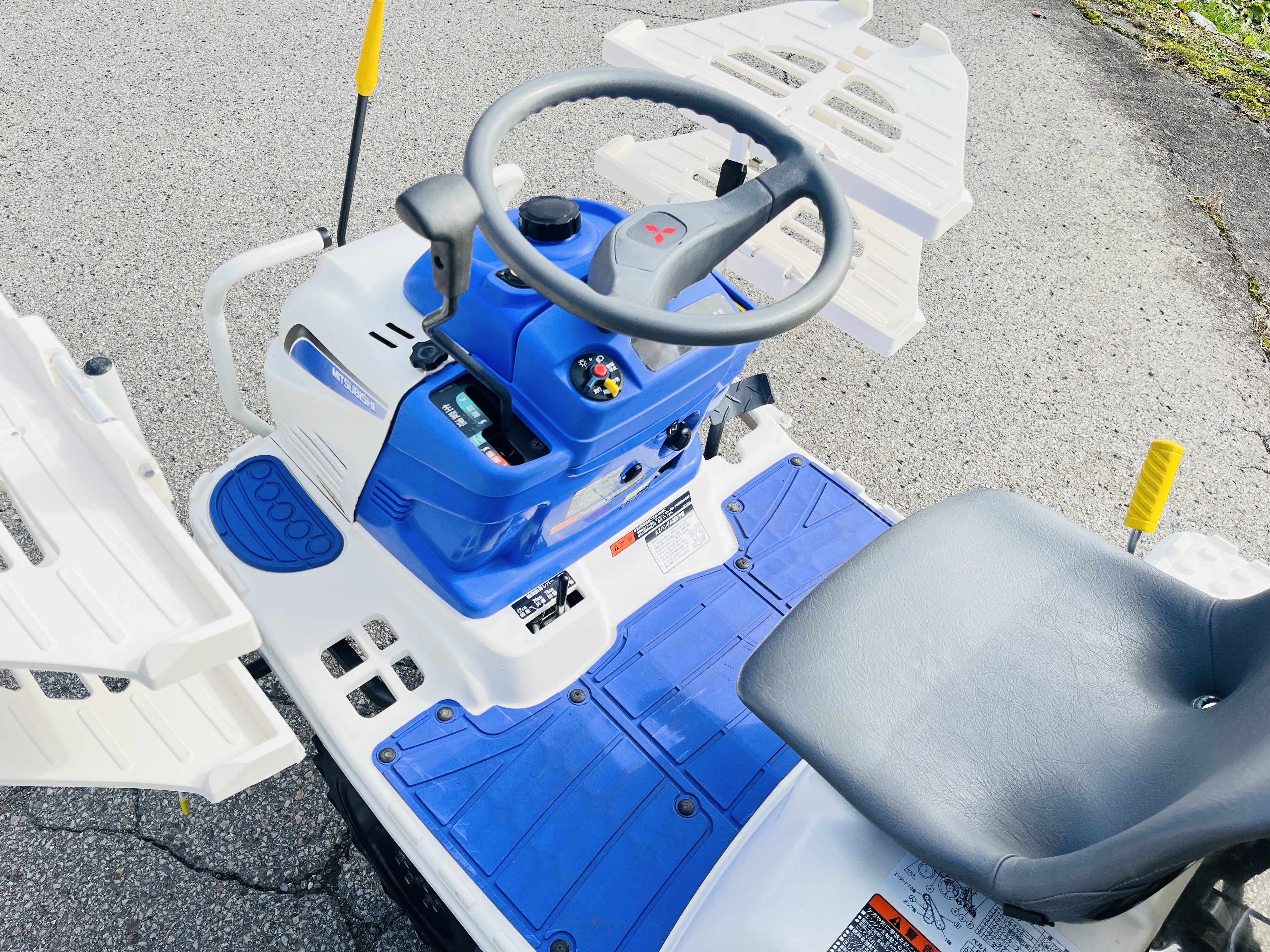 三菱マヒンドラ農機 中古田植機 LE4の商品画像8