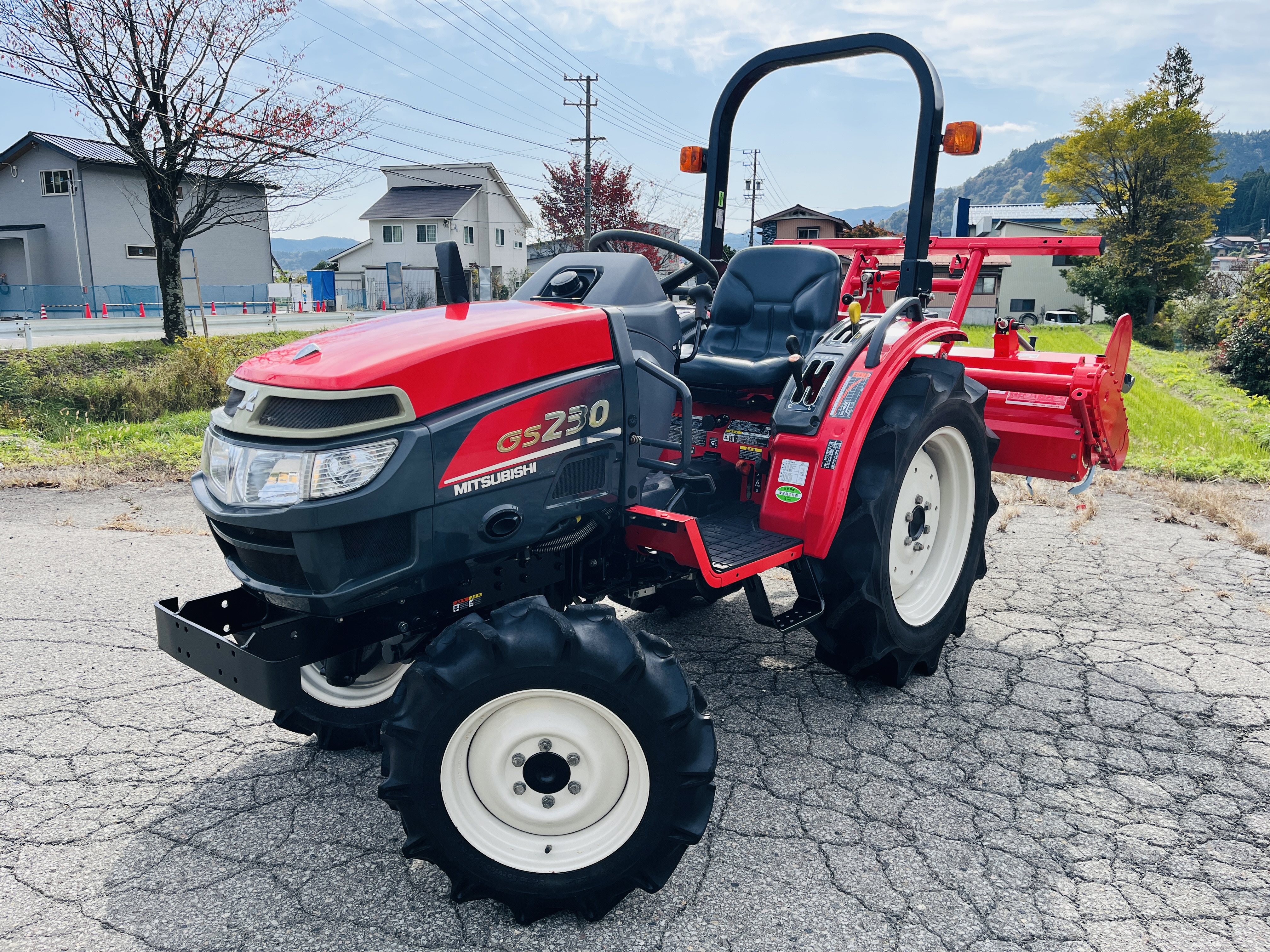 三菱マヒンドラ農機 中古トラクター GS230の商品画像1