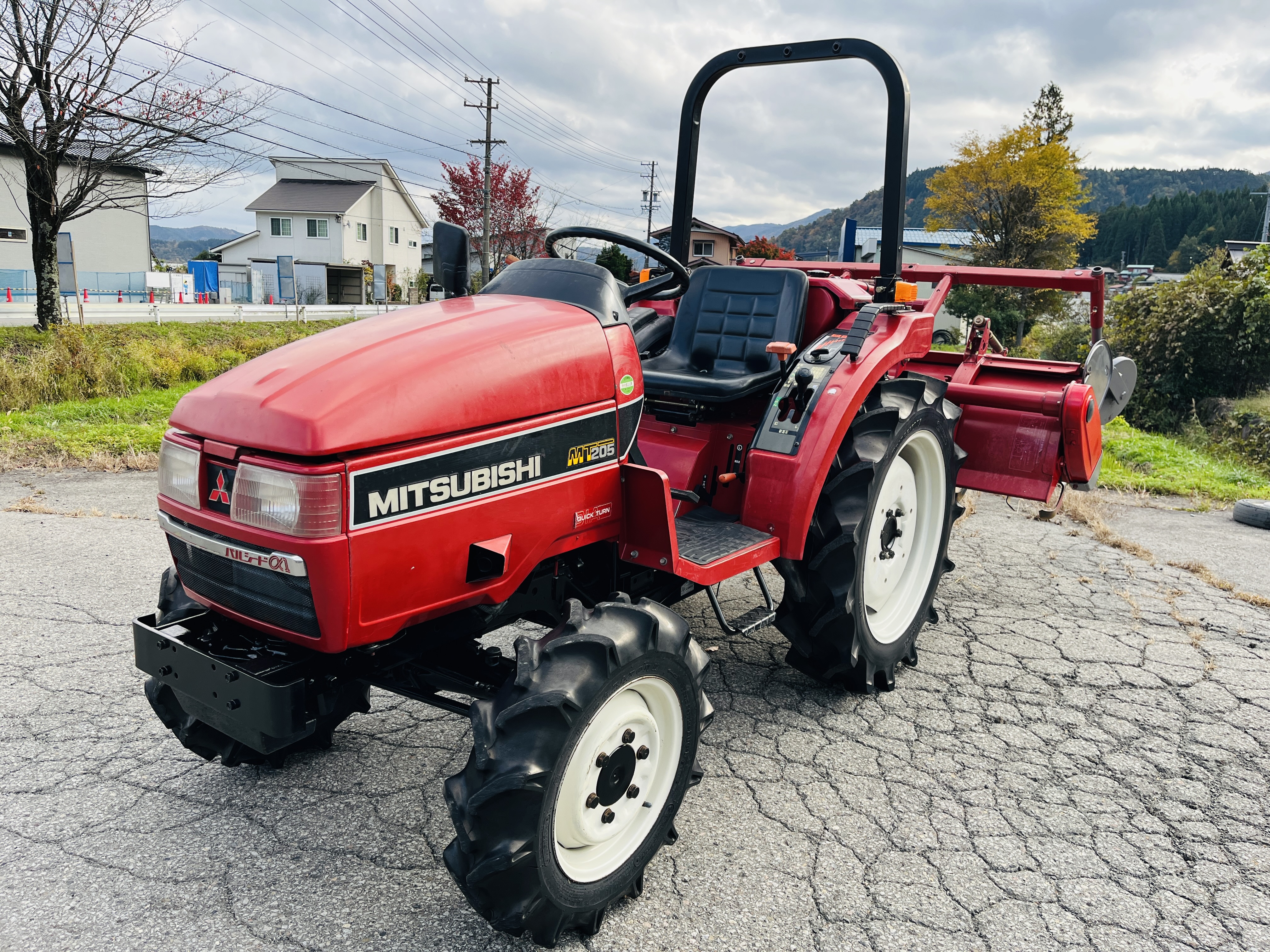 三菱マヒンドラ農機 中古トラクター MT205の商品画像1