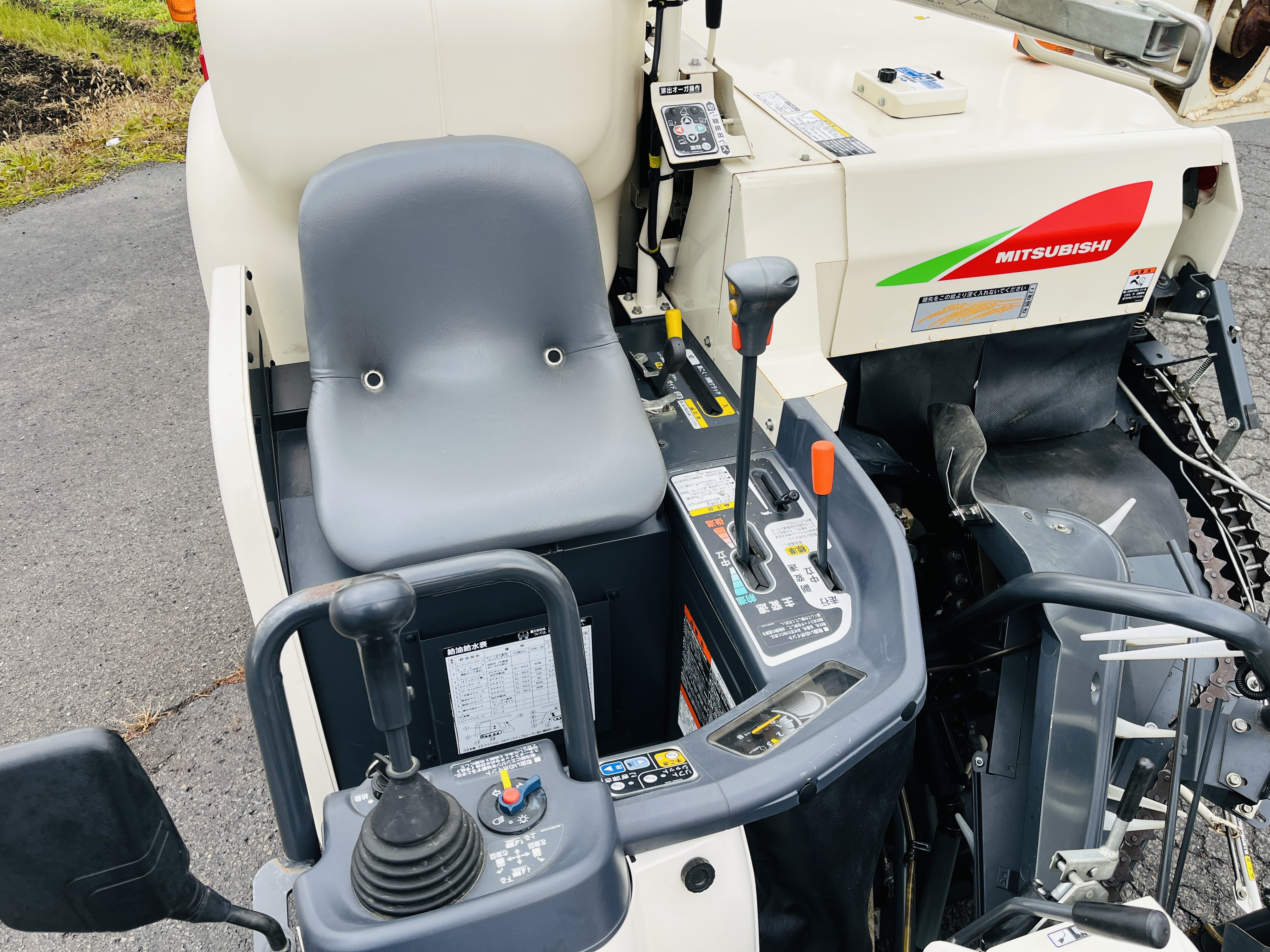 三菱マヒンドラ農機 中古コンバイン V217Gの商品画像9