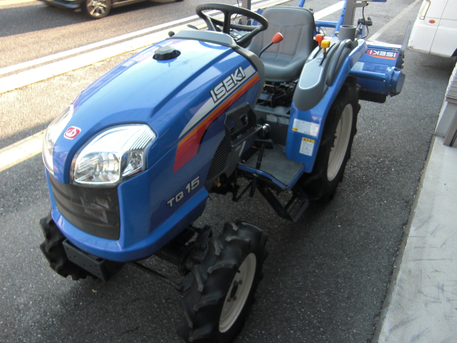 イセキ 中古トラクター TQ15-LKXA2V     小型フル装備！　低アワー機！
