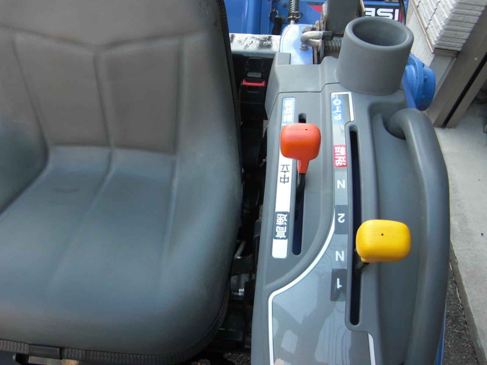 イセキ 中古トラクター TQ15-LKXA2V     小型フル装備！　低アワー機！の商品画像4