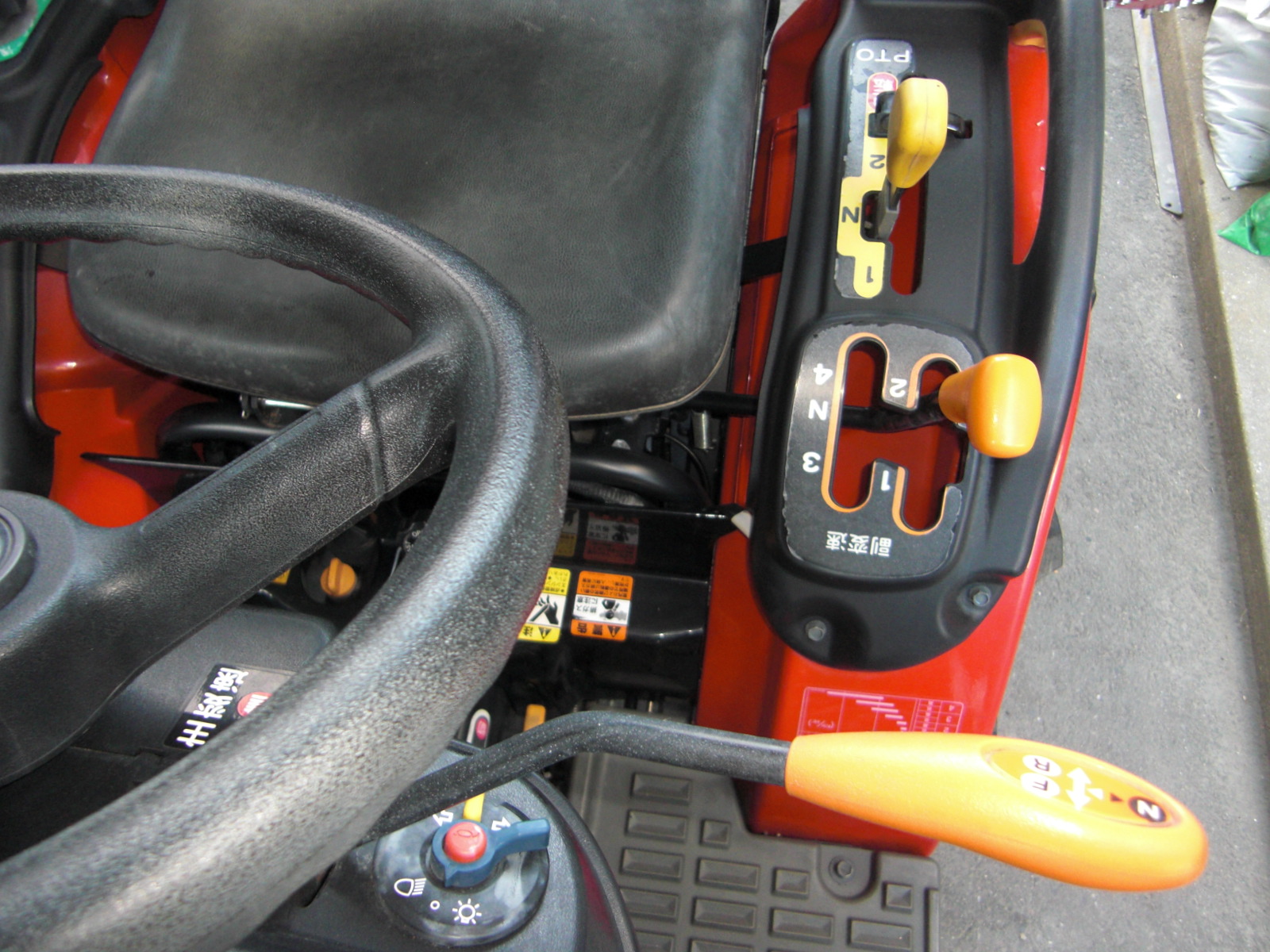 ヤンマー 中古トラクター GK14-VUS2E    人気のヤンマーGKシリーズ　！　高年式　！　小型フル装備　！の商品画像4