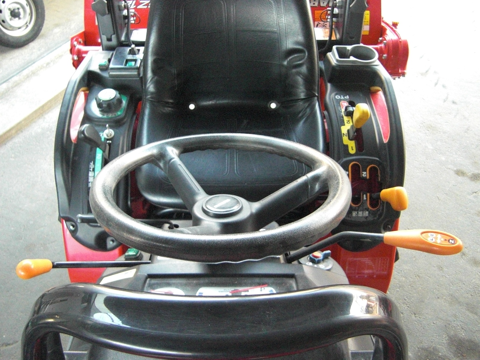 ヤンマー 中古トラクター GK14-VUS2S　人気のヤンマーGKシリーズ　！　高年式　！　小型フル装備　！　お手頃価格にて　！の商品画像2